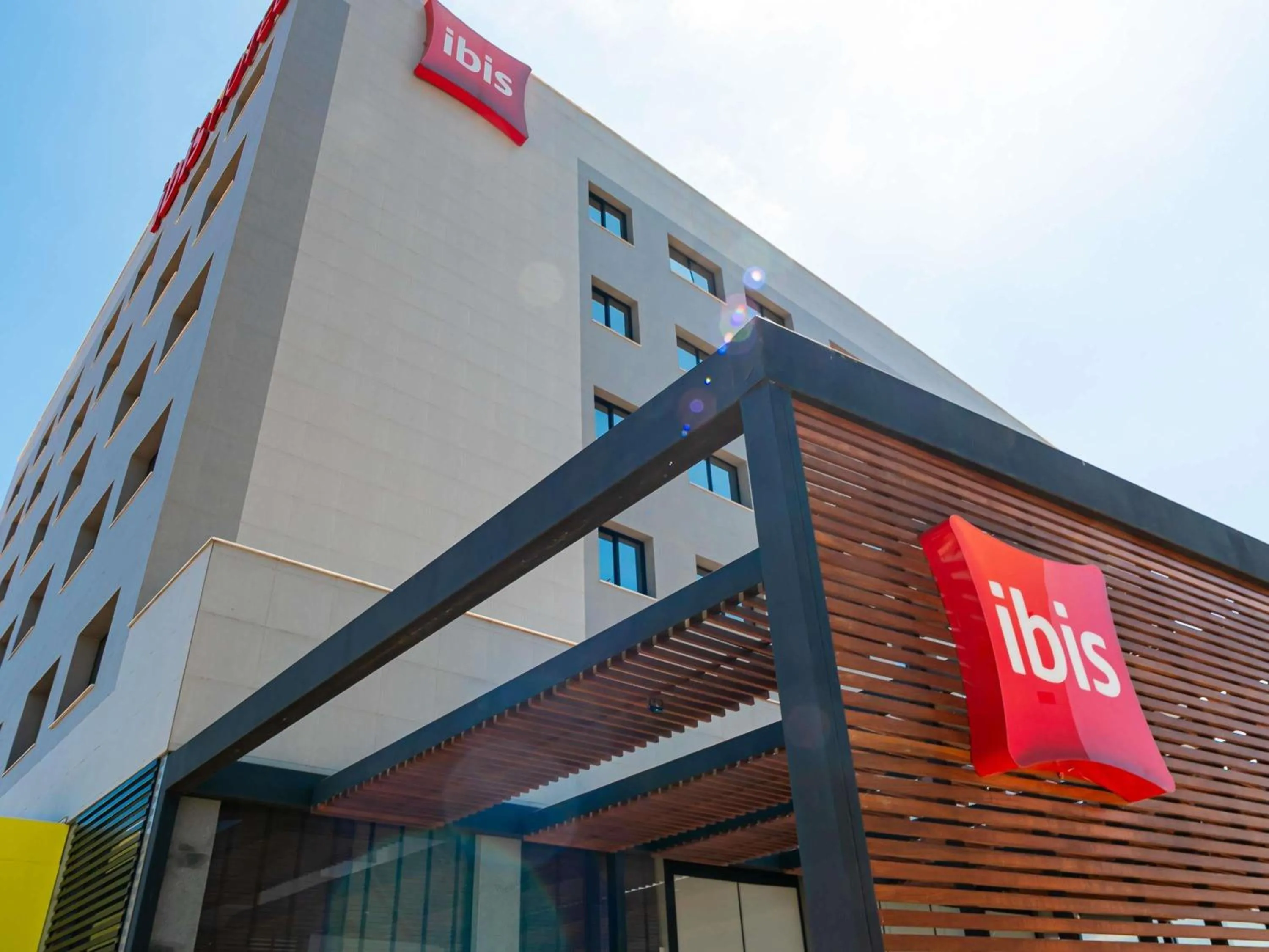 Property building in ibis Lavras