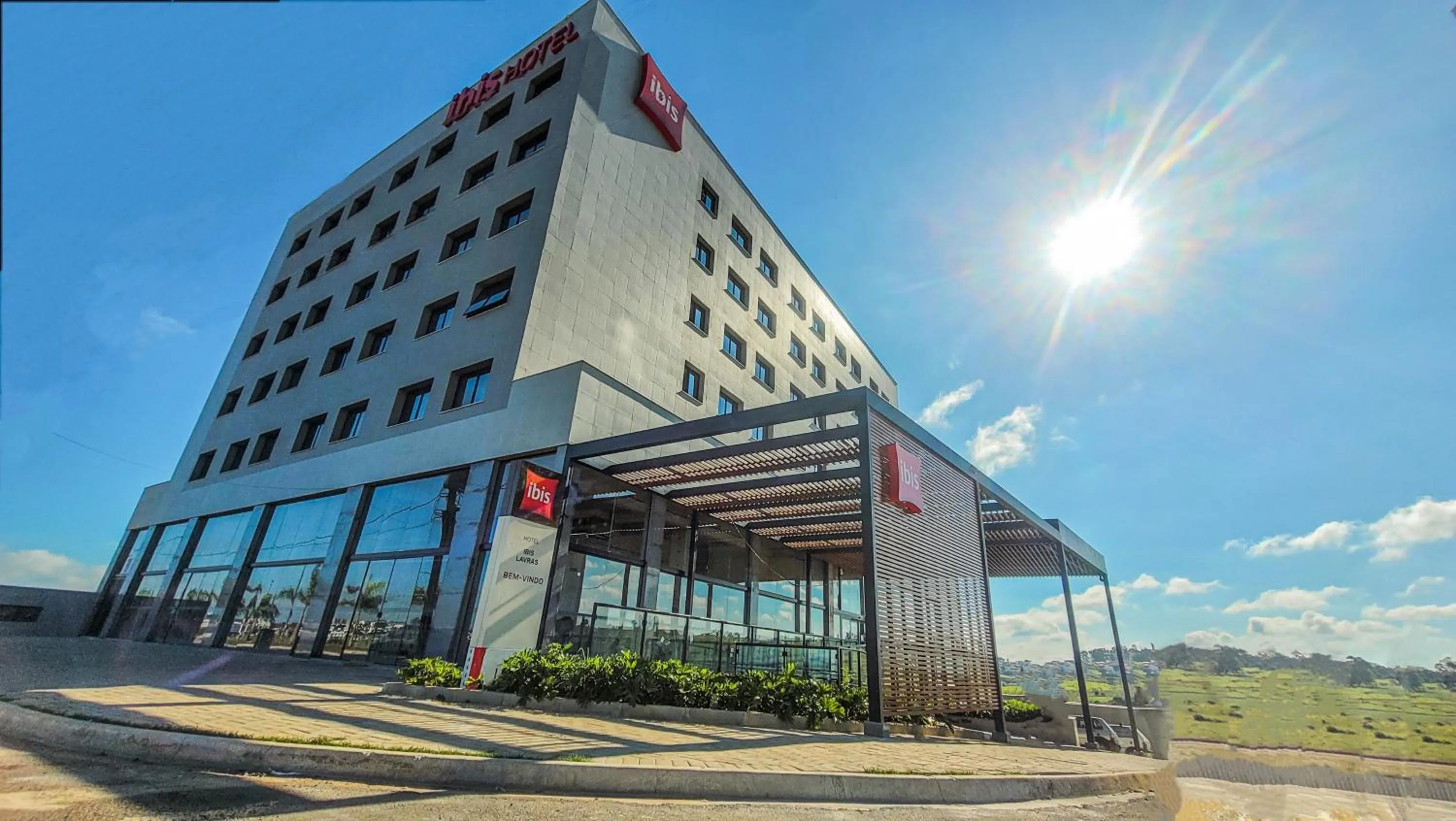 Property building in ibis Lavras