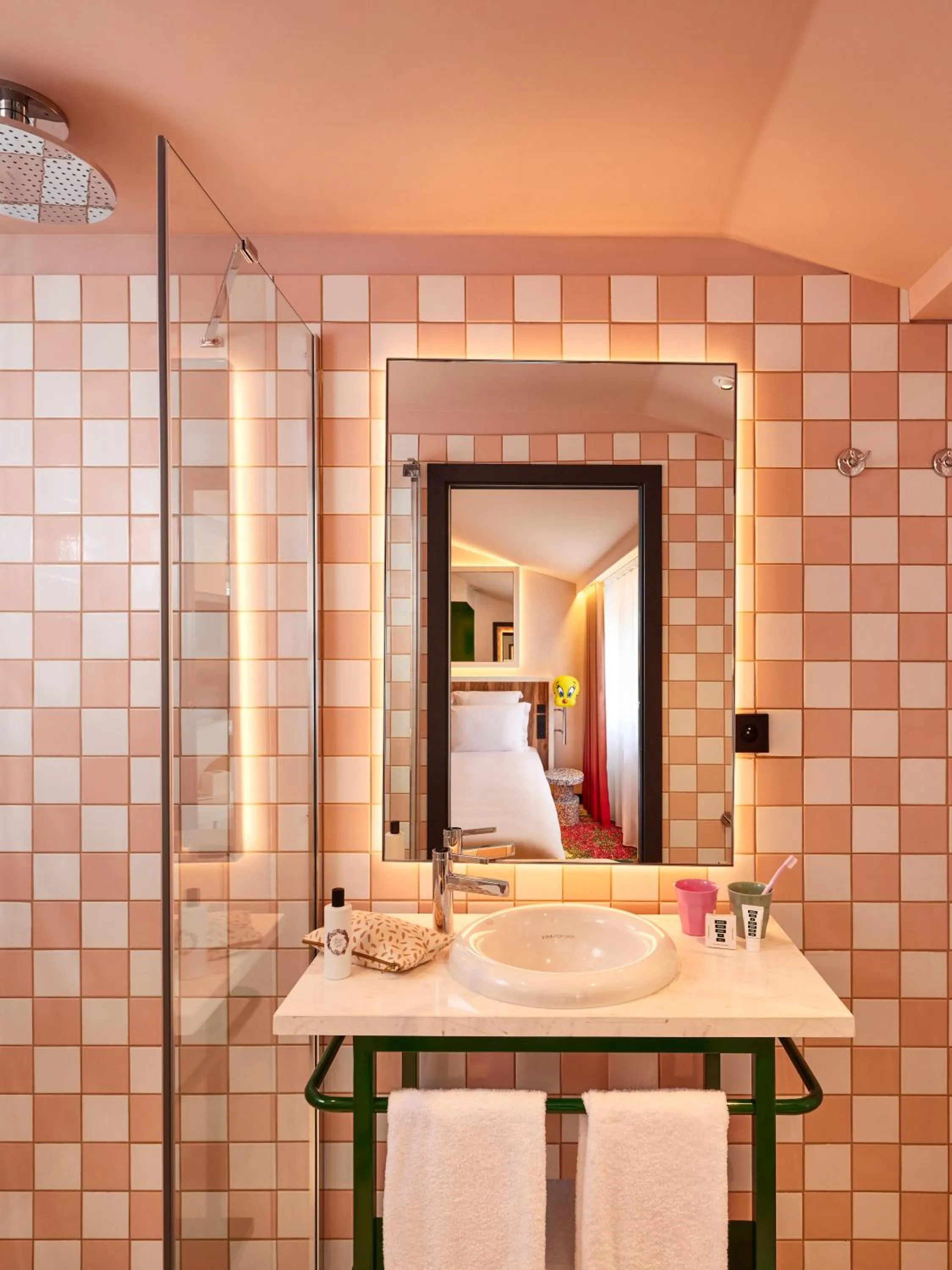 Bathroom in Mama Shelter Nice