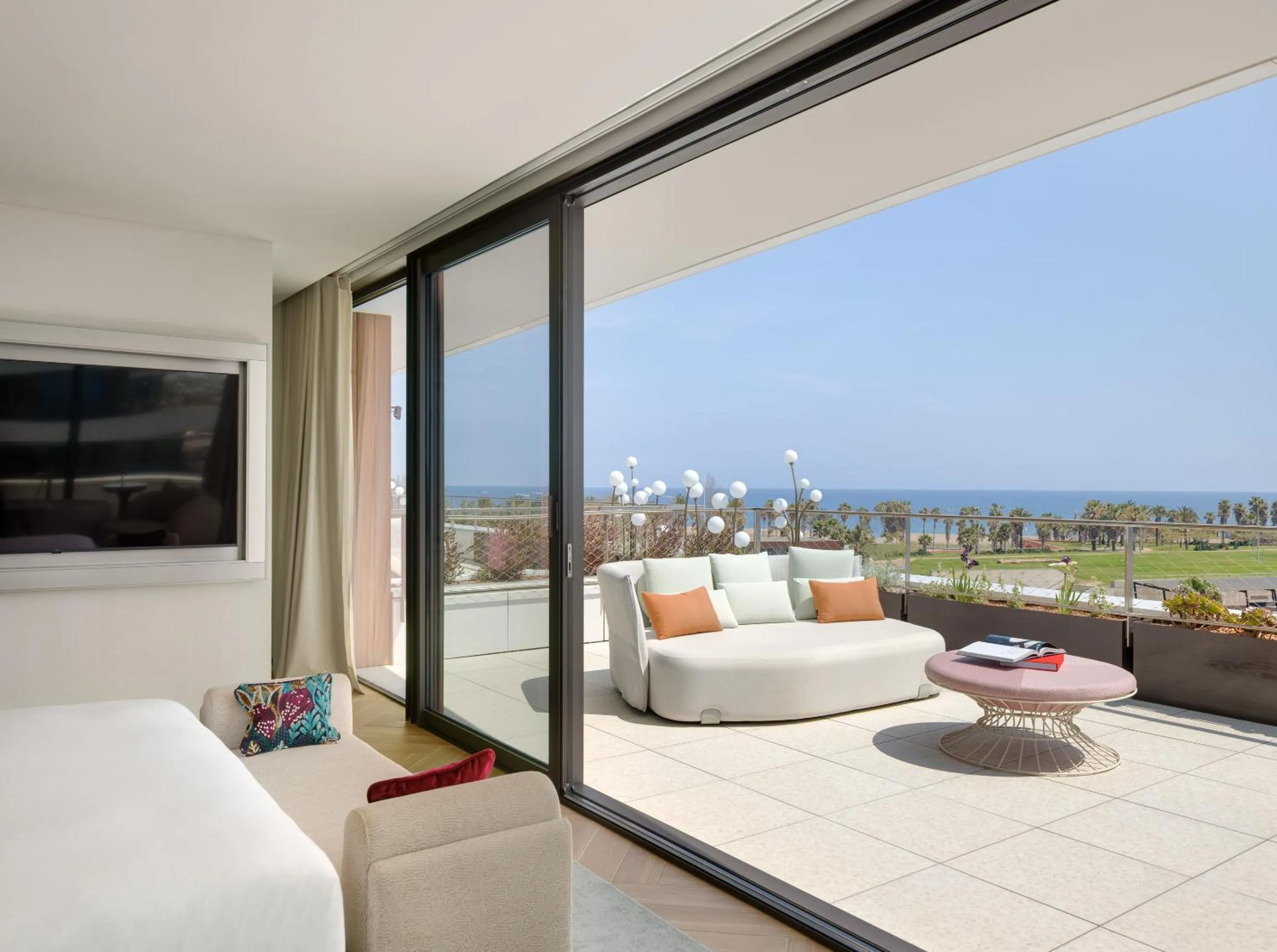 Bed in SLS Barcelona