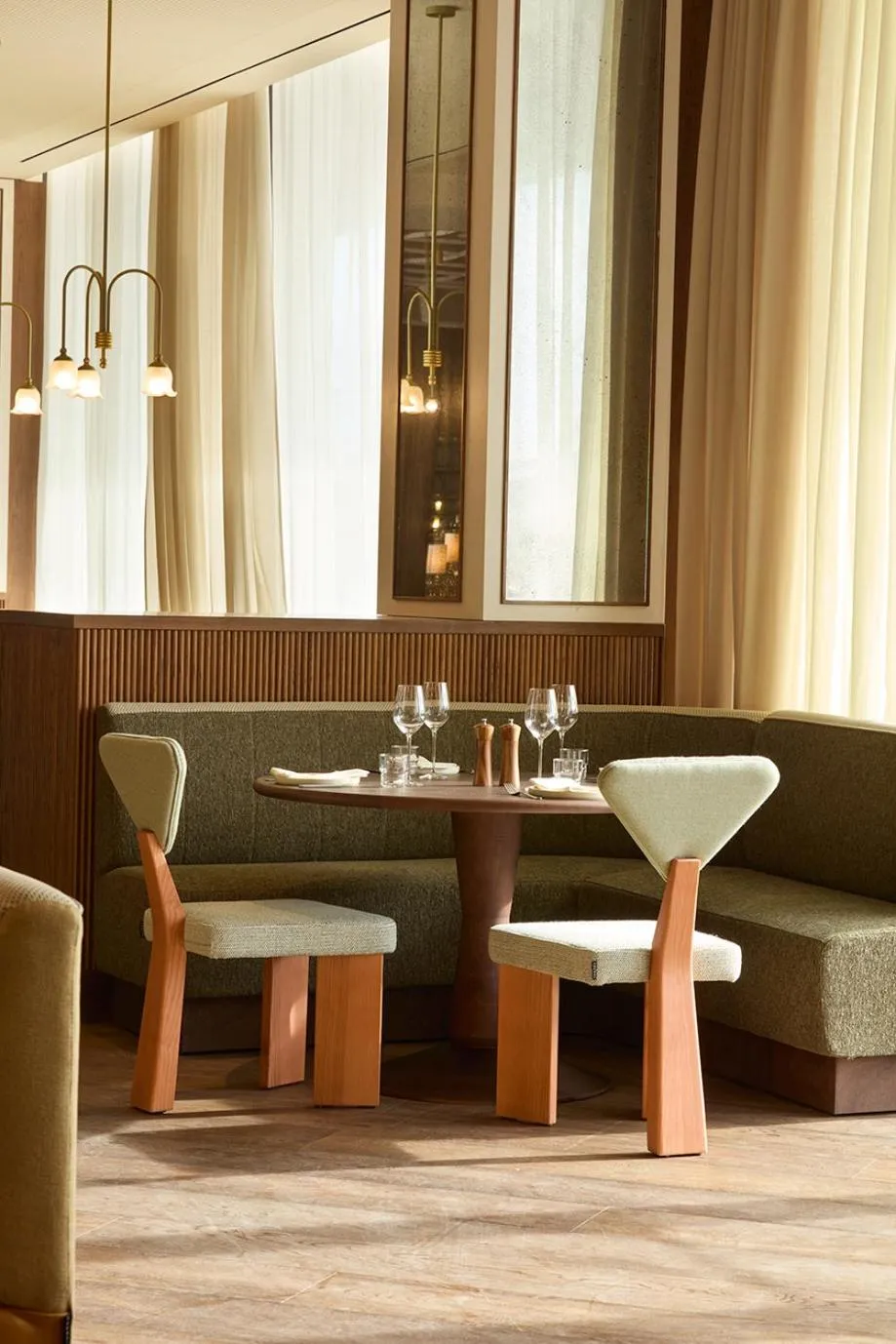 Restaurant/places to eat in SLS Barcelona