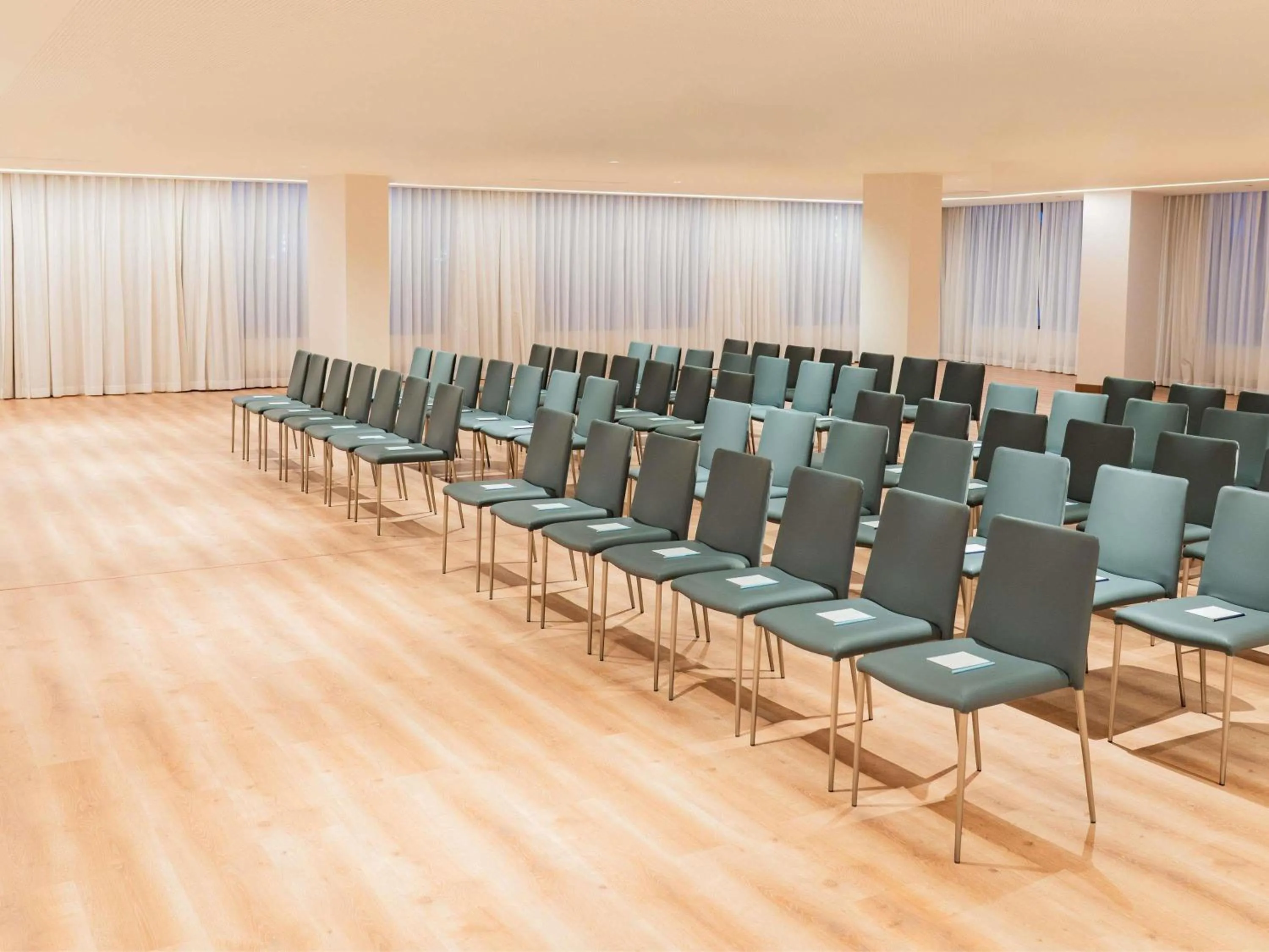 Meeting/conference room in SLS Barcelona