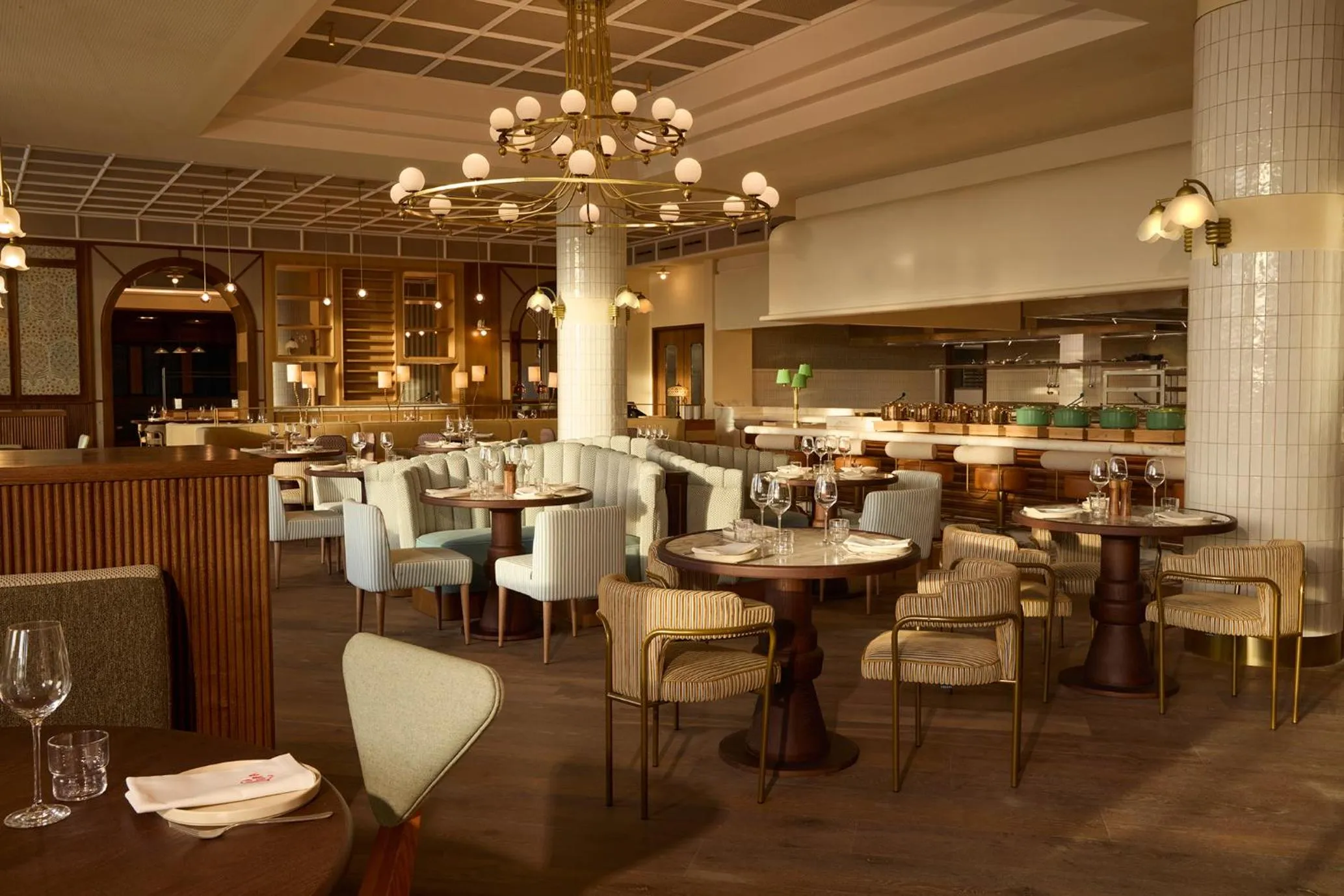 Restaurant/places to eat in SLS Barcelona