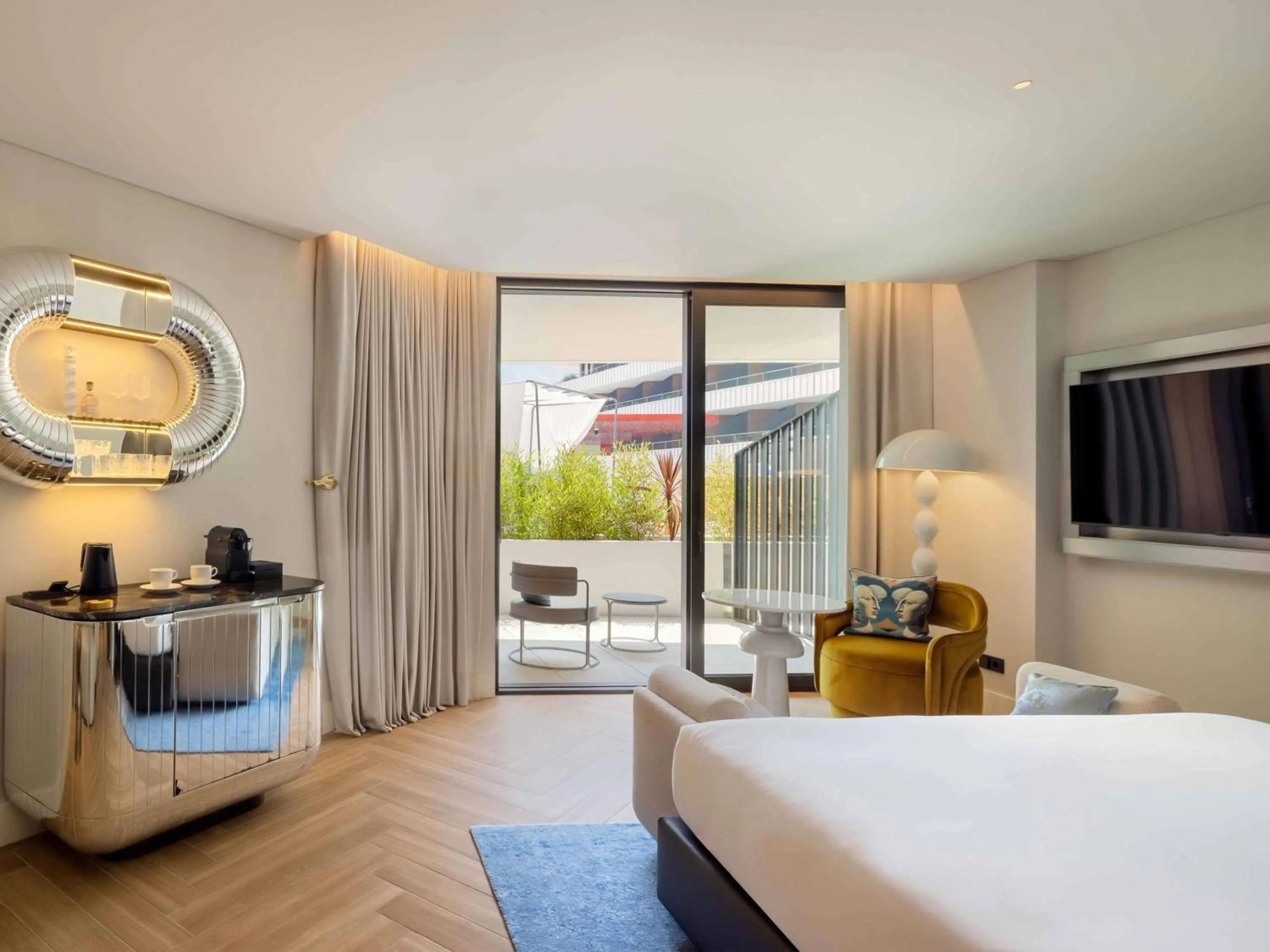 Bedroom, Bed in SLS Barcelona