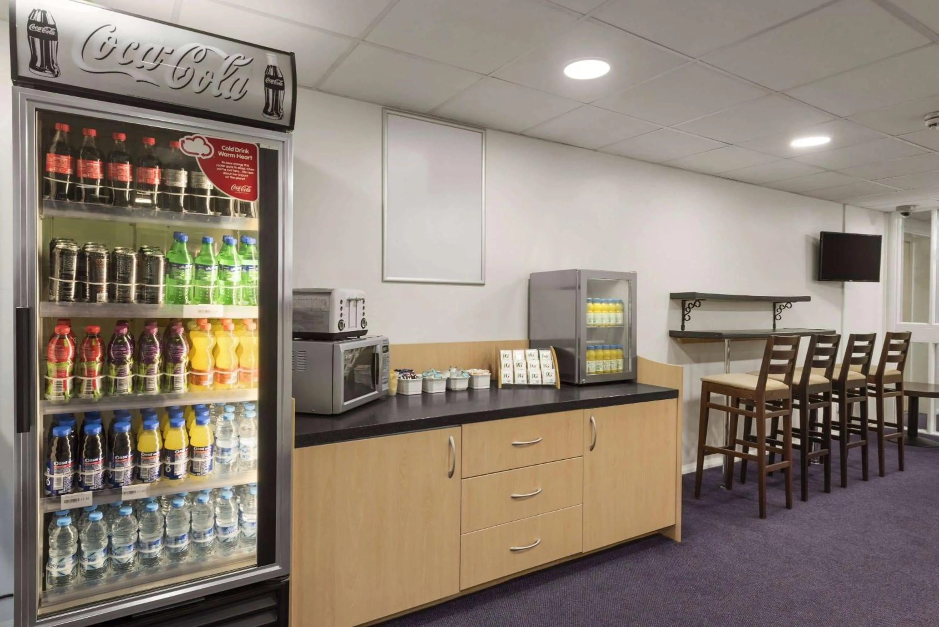 Lobby or reception in Days Inn Bridgend Cardiff