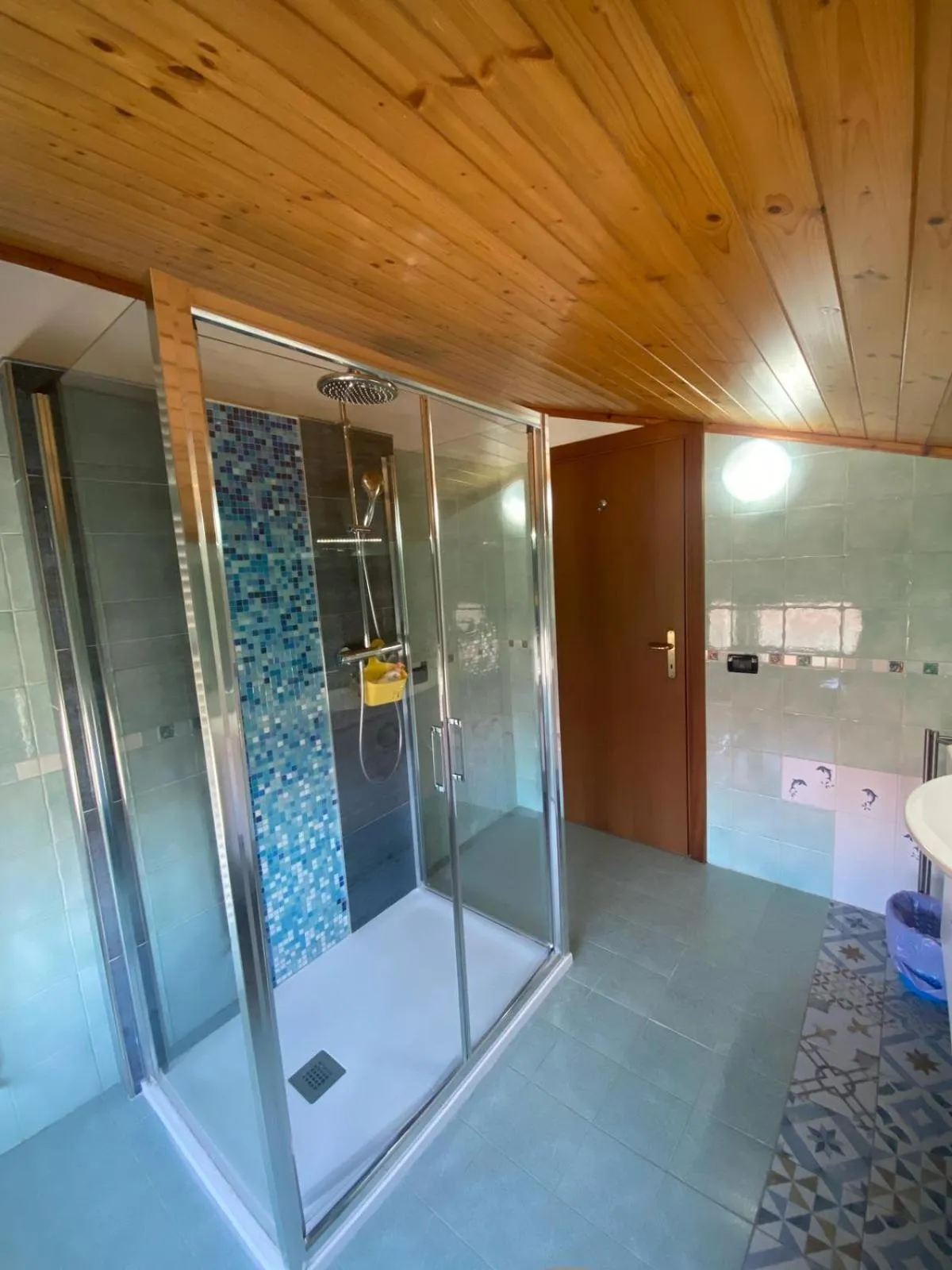 Shower in Marameo B&B