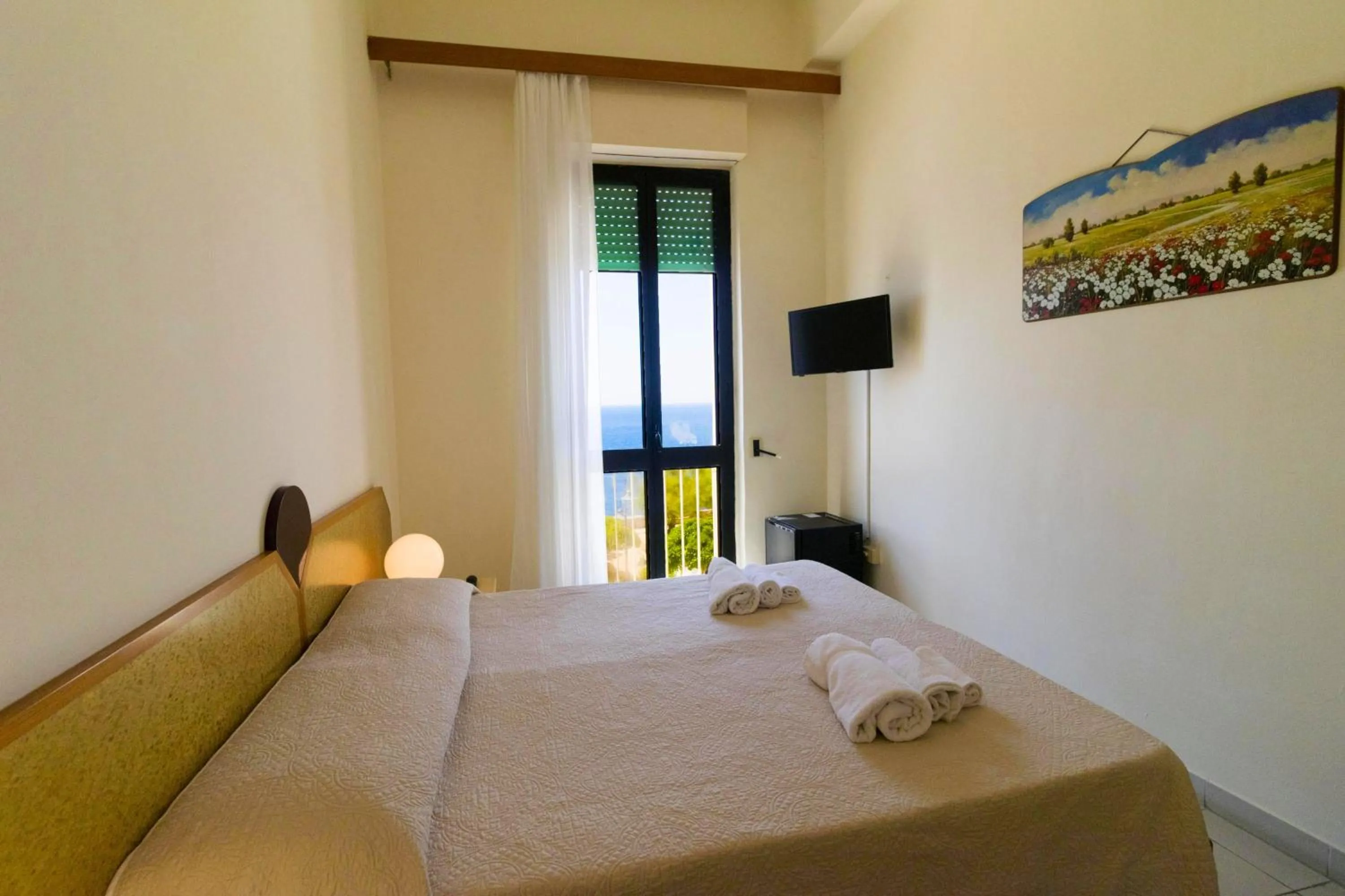 Sea view, Bed in Albergo Palazzo