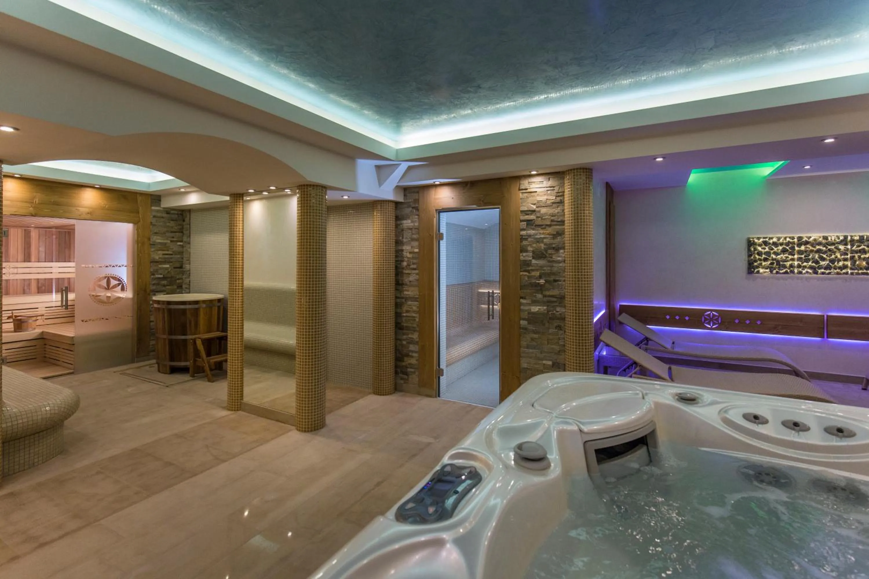 Hot Tub in Carlina Hotel & SPA