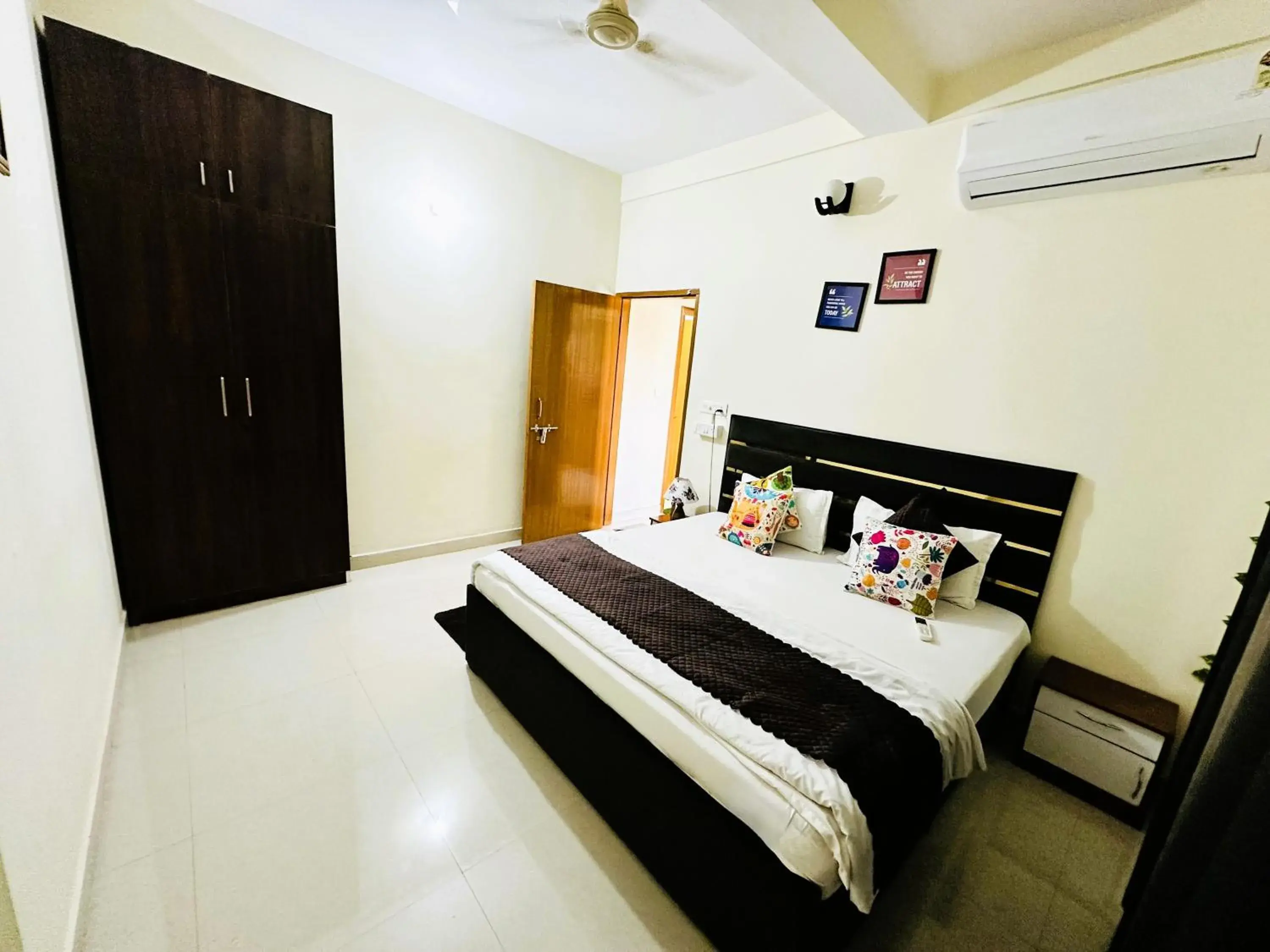 Bed in ZoomStay - 3BHK Apartments Bed in ZoomStay - 3BHK Apartments