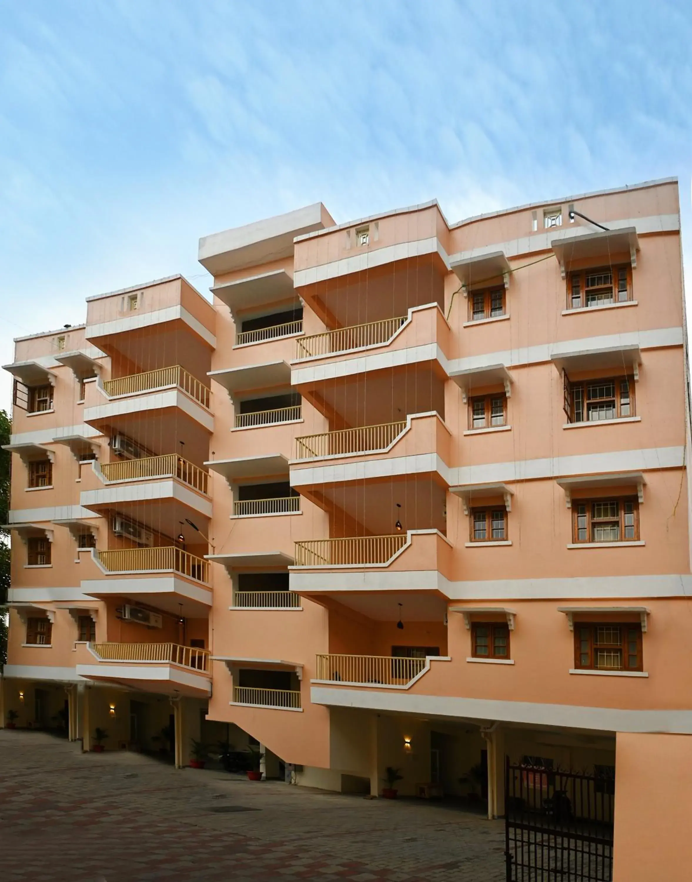 Property building in ZoomStay - 3BHK Apartments Property building in ZoomStay - 3BHK Apartments