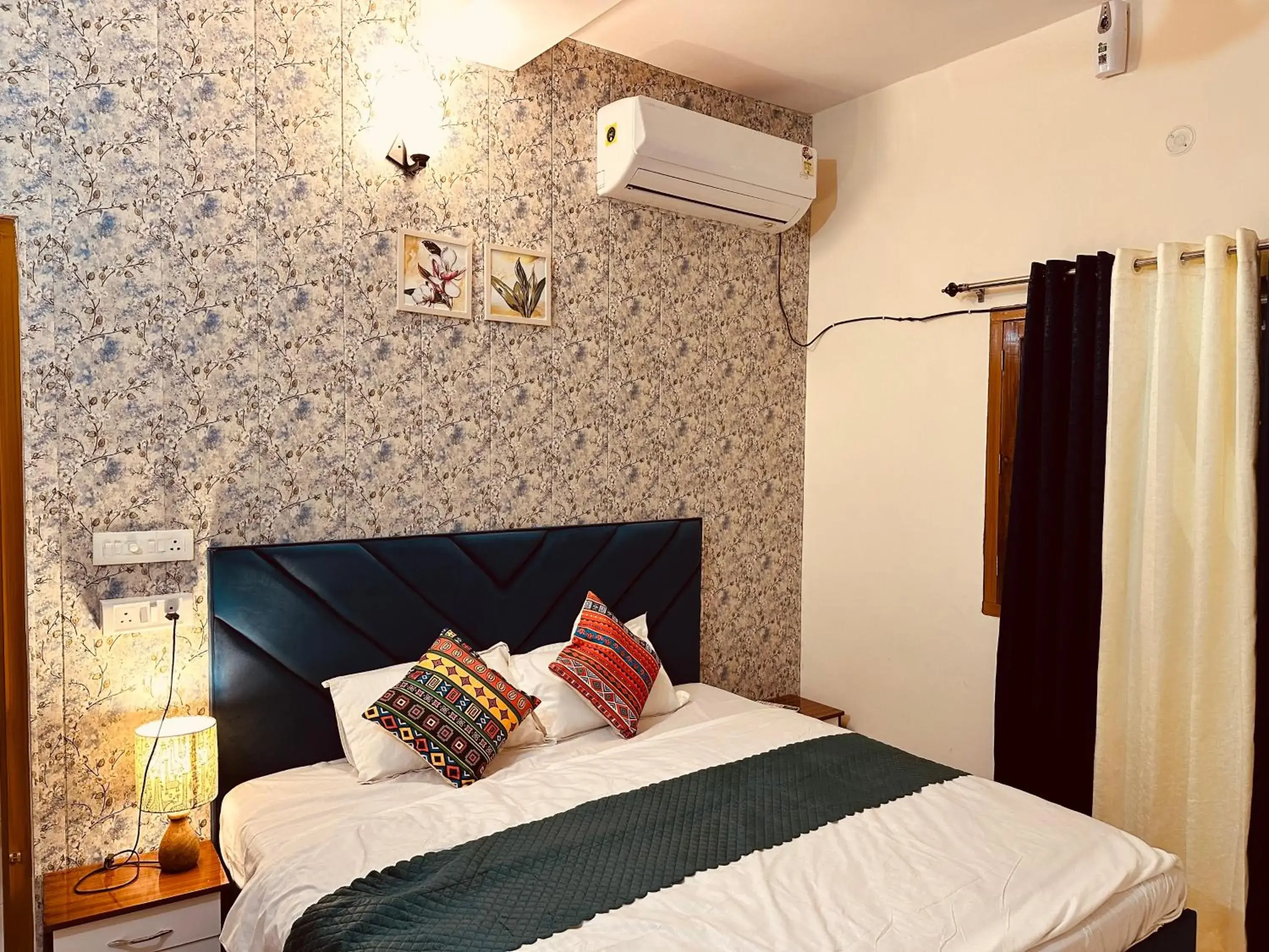 Bed in ZoomStay - 3BHK Apartments Bed in ZoomStay - 3BHK Apartments