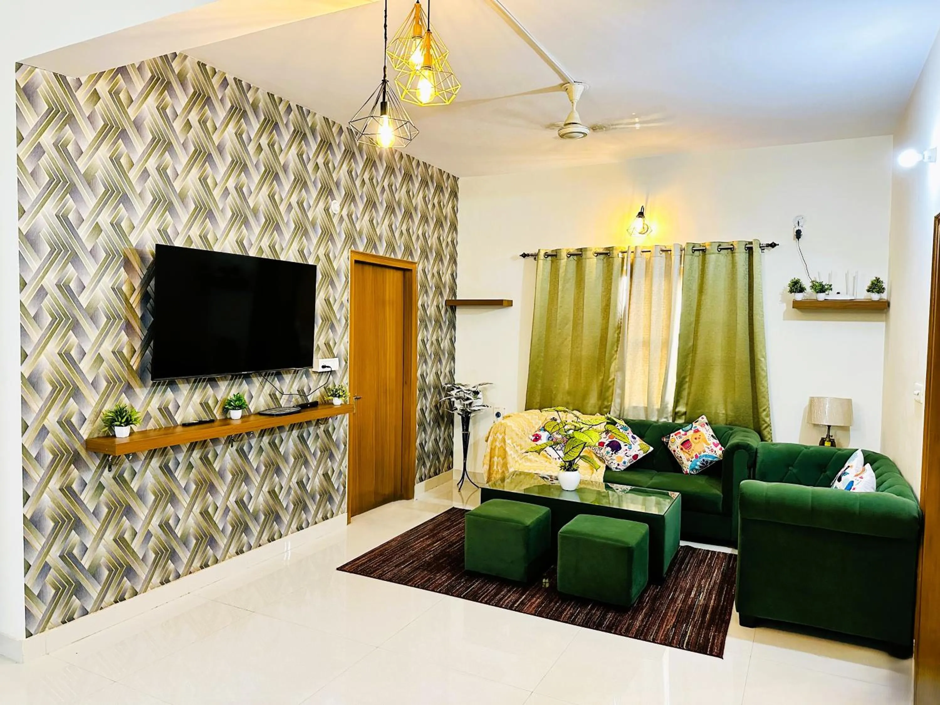 Living room in ZoomStay - 3BHK Apartments
