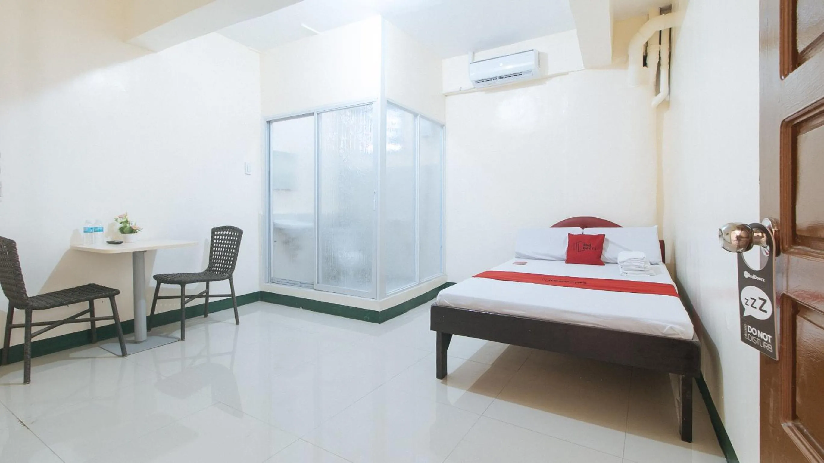 Bed in RedDoorz @ Western Bicutan Transients Inn