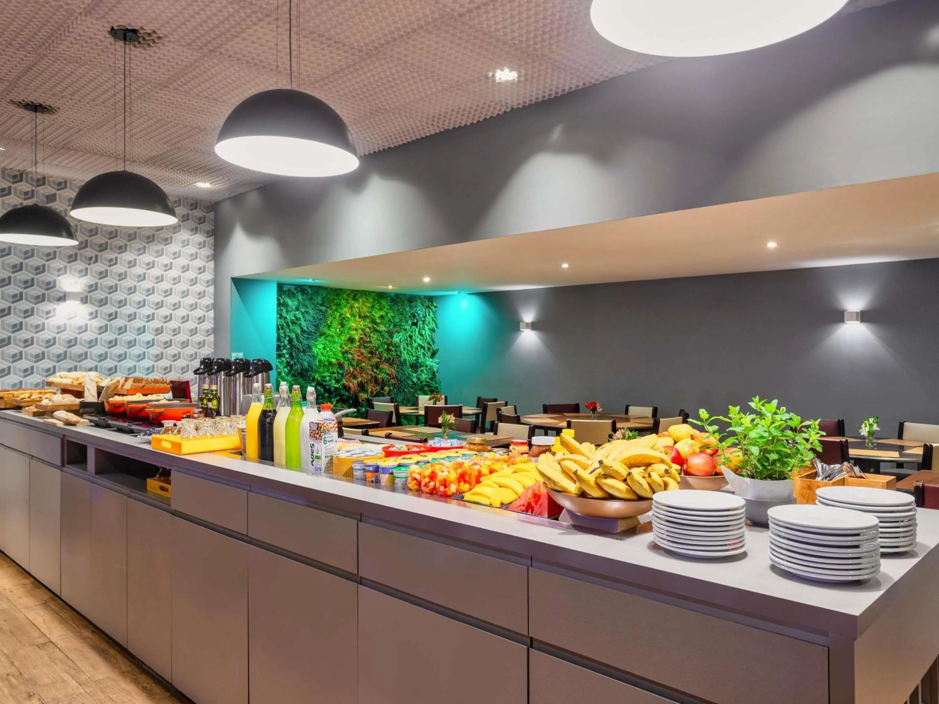 Restaurant/places to eat in Mercure Sao Paulo JK