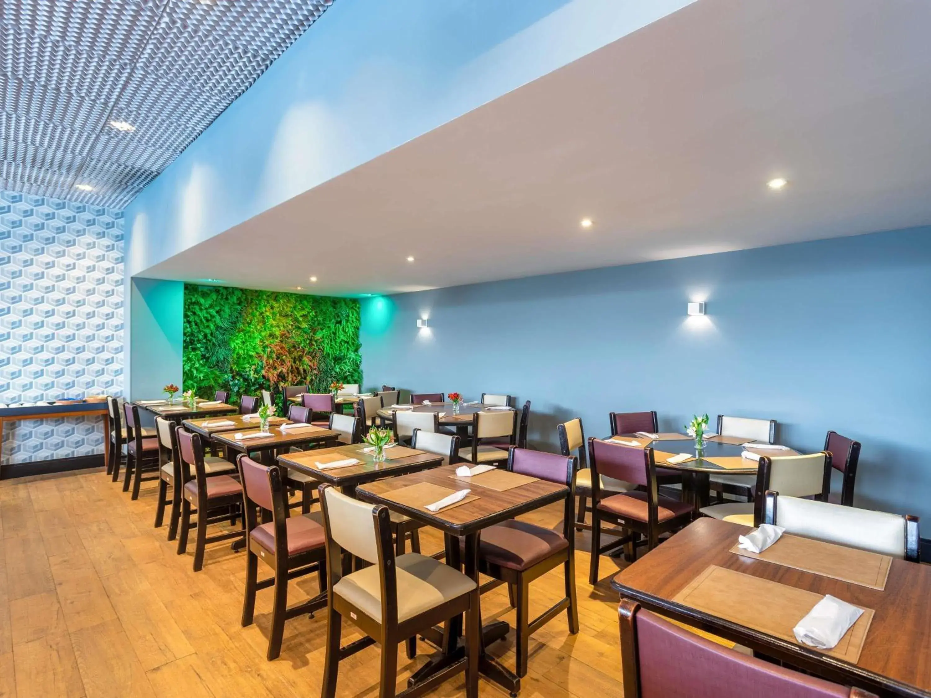 Restaurant/places to eat in Mercure Sao Paulo JK Restaurant/places to eat in Mercure Sao Paulo JK