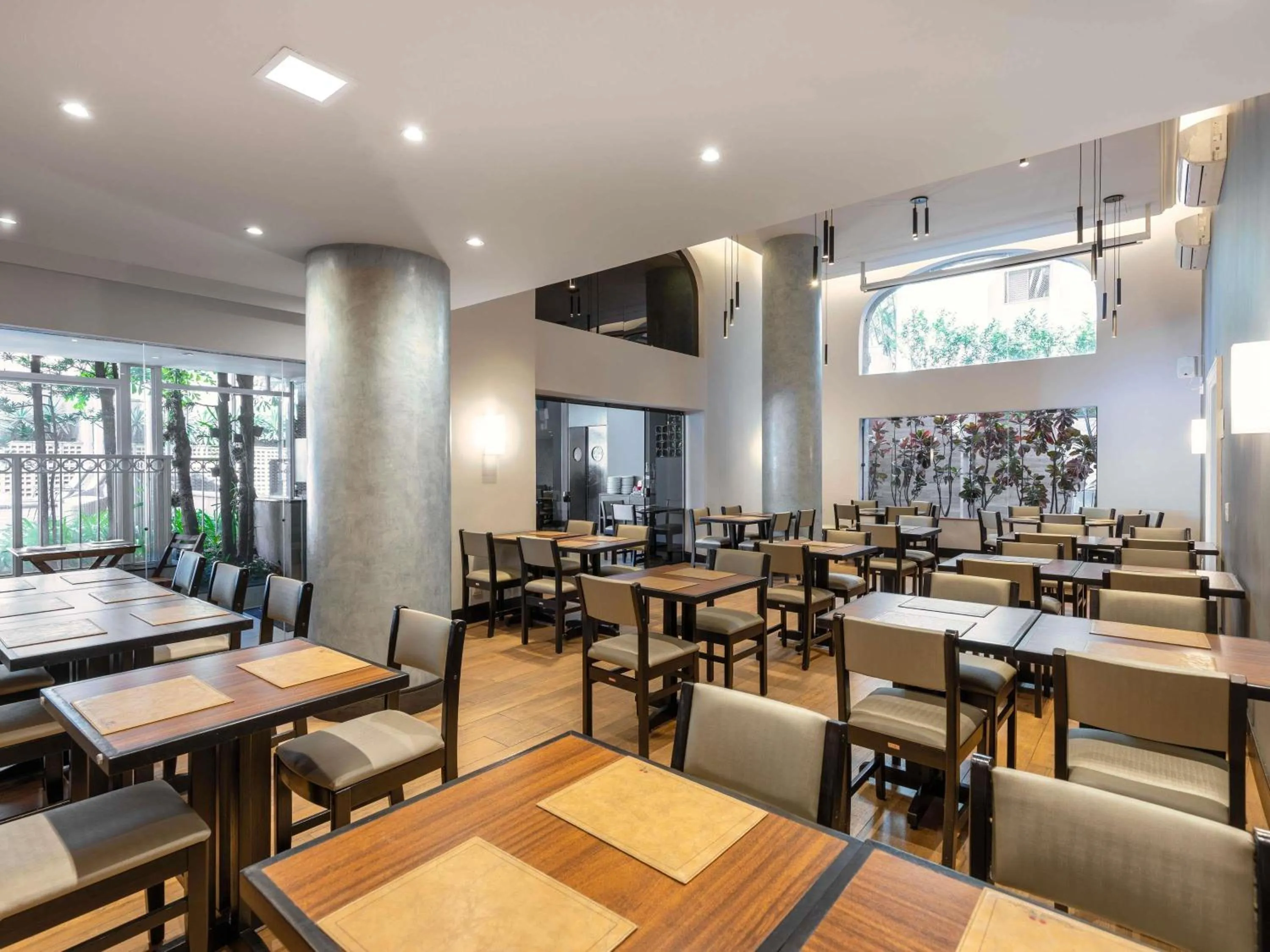 Restaurant/places to eat in Mercure Sao Paulo JK