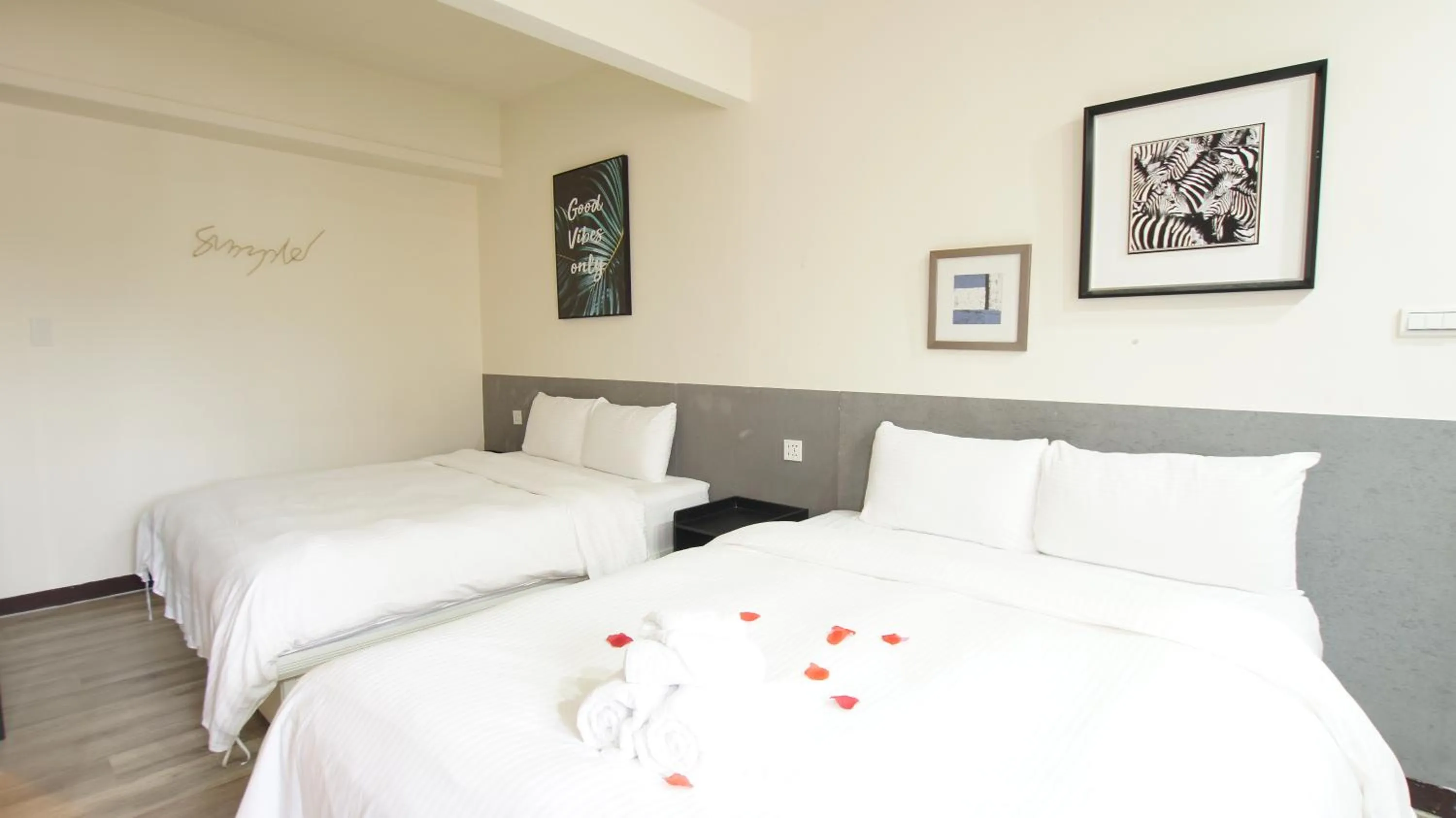 Classic Quadruple Room in Colors Infinity Inn