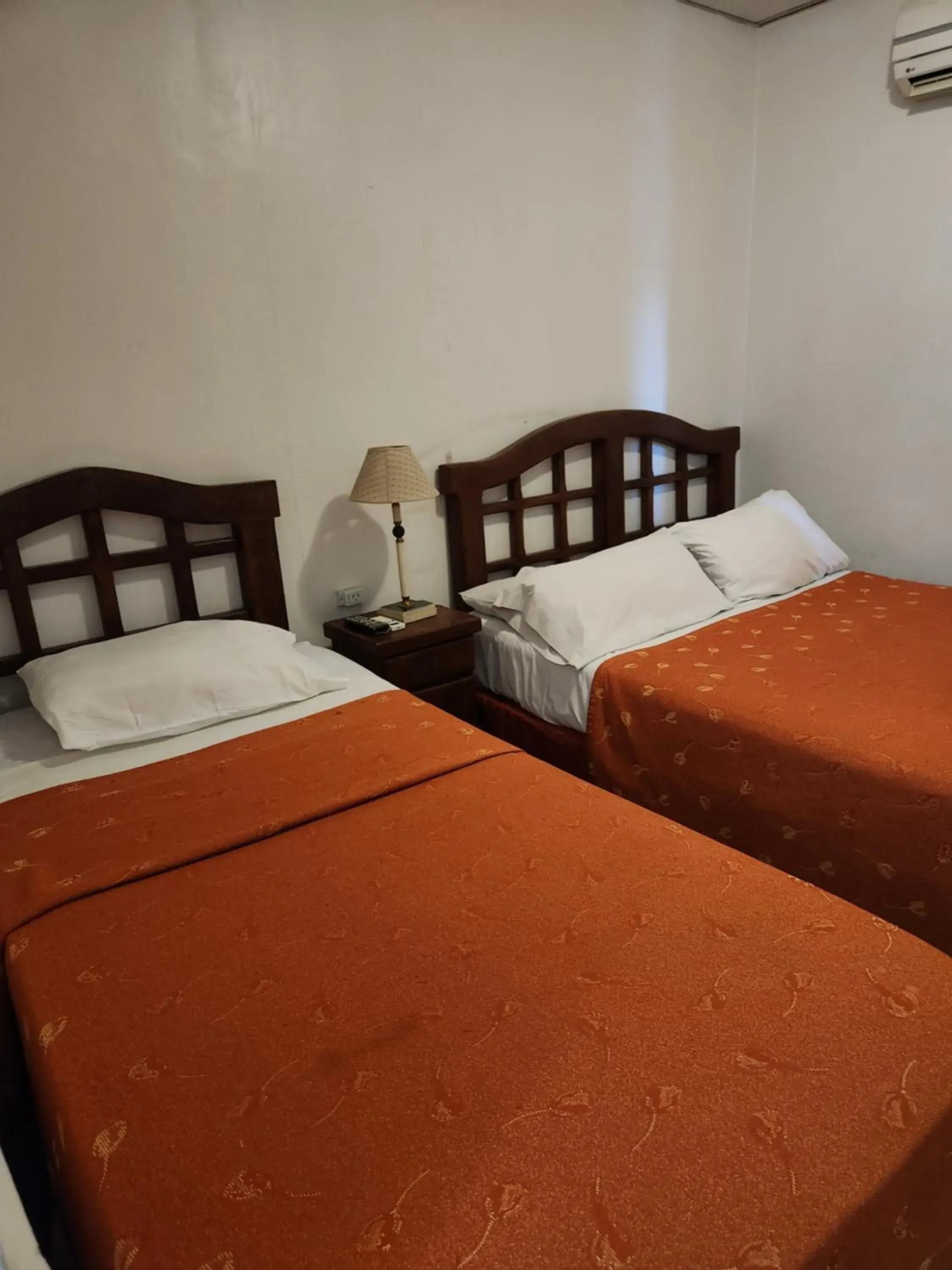 Double or Twin Room in HOTEL EXPRESS MENDOZA Double or Twin Room in HOTEL EXPRESS MENDOZA