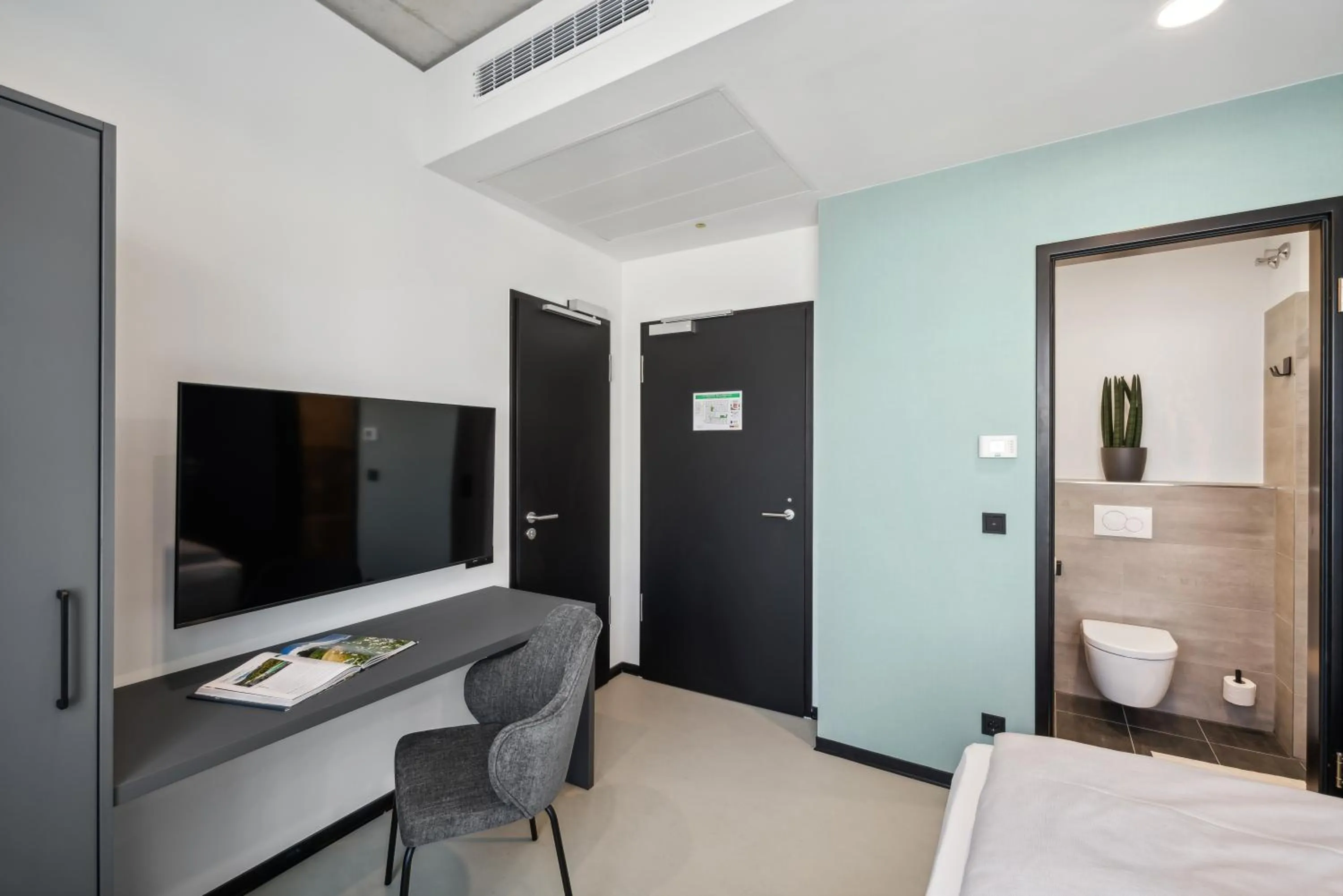 Photo of the whole room, Bed in Nena Apartments München City East