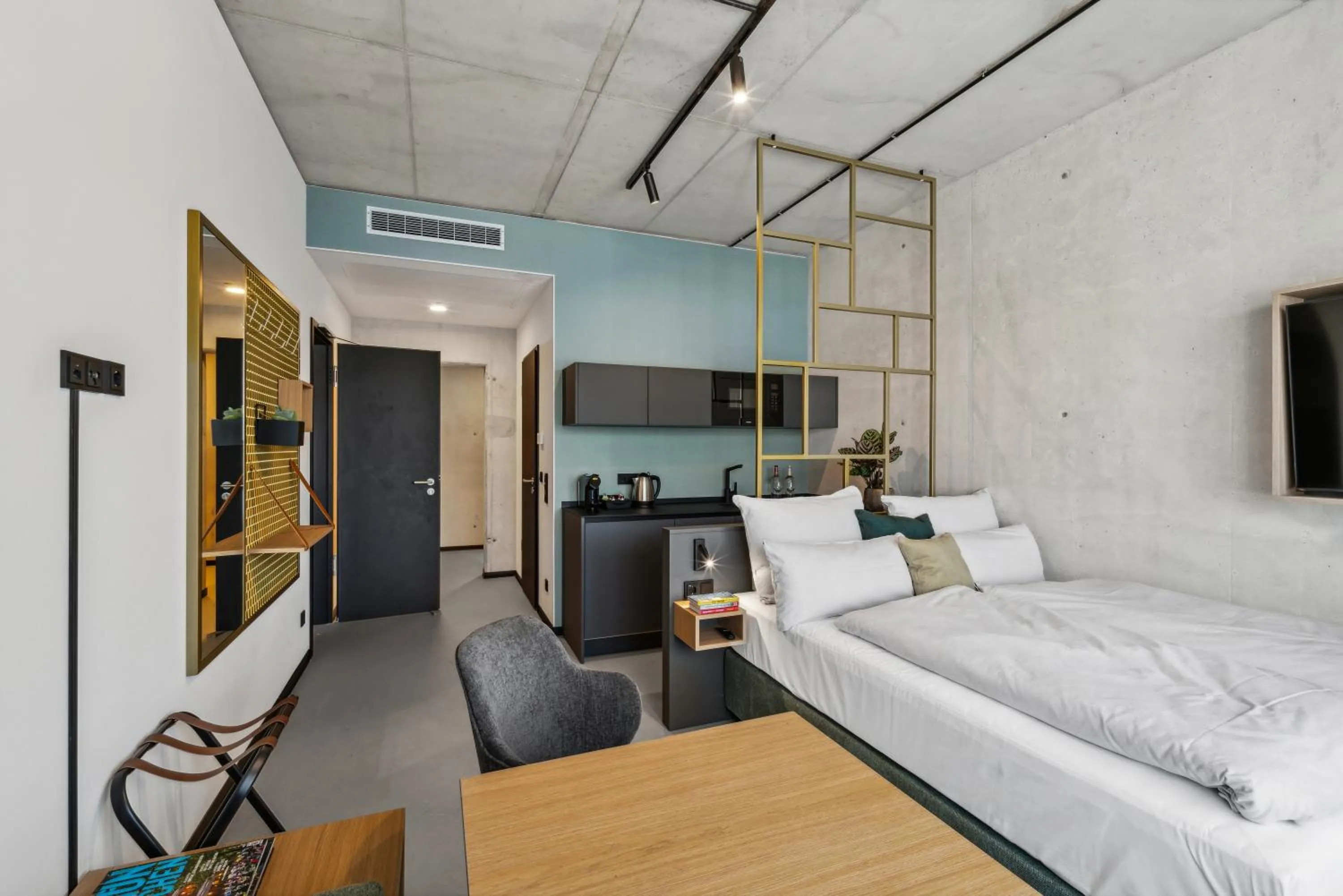 Photo of the whole room, Bed in Nena Apartments München City East