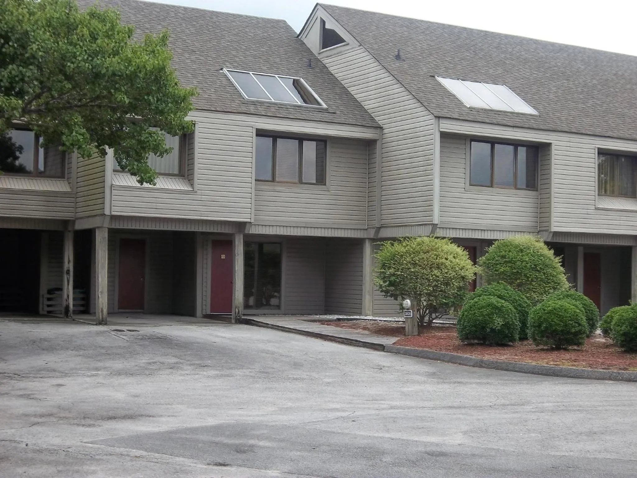 Facade/entrance in Sandcastle Village II