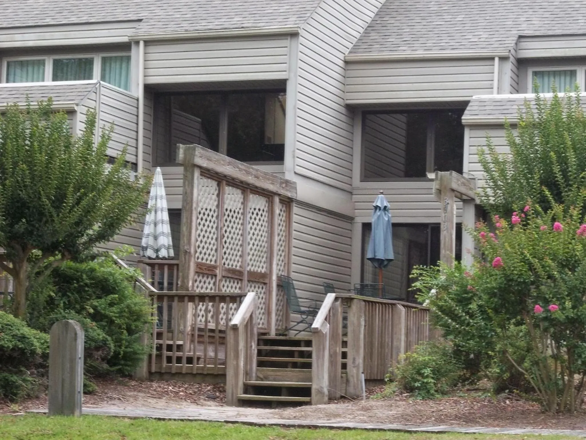 Facade/entrance in Sandcastle Village II