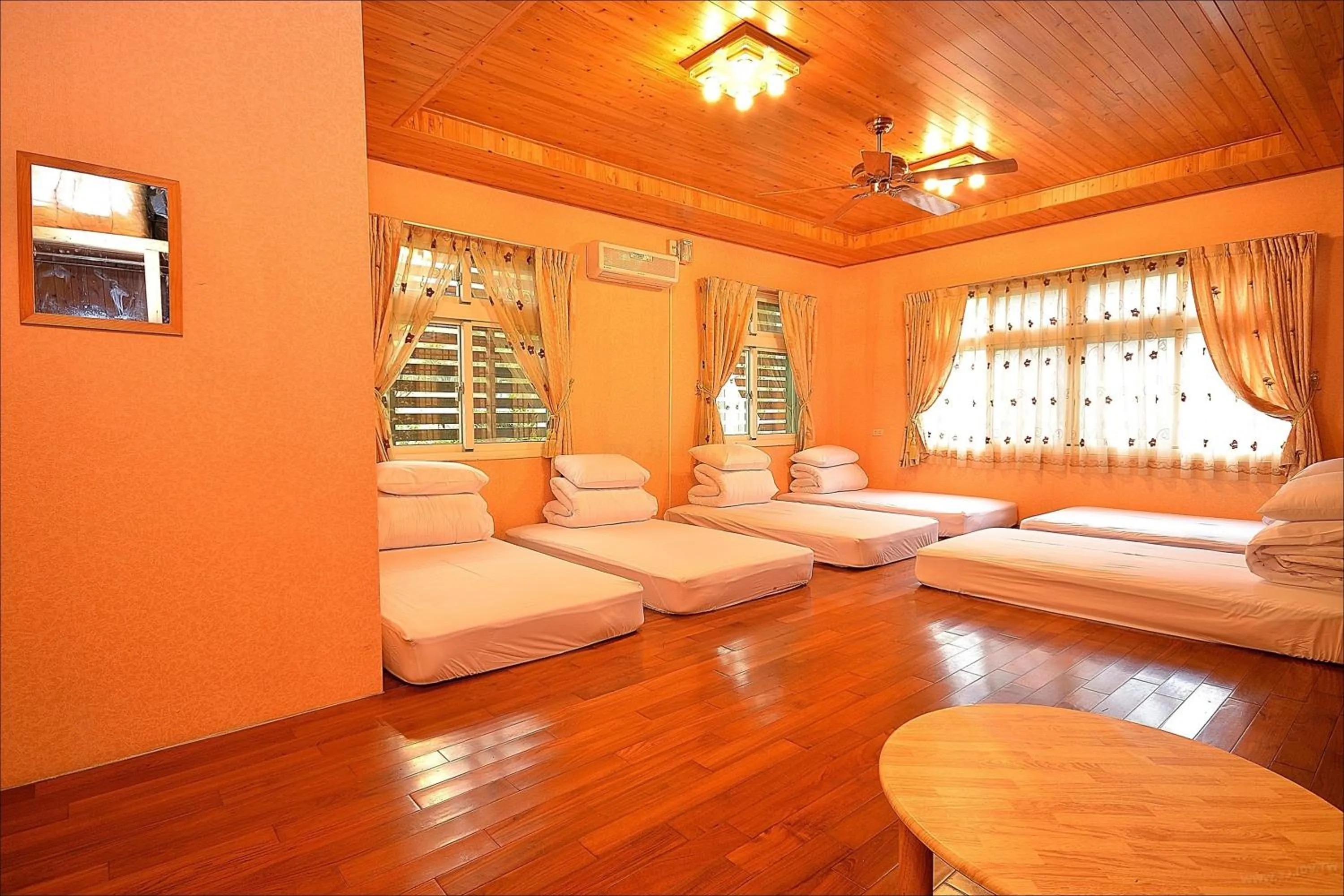 Photo of the whole room, Bed in Sitou Peach Villa B&B
