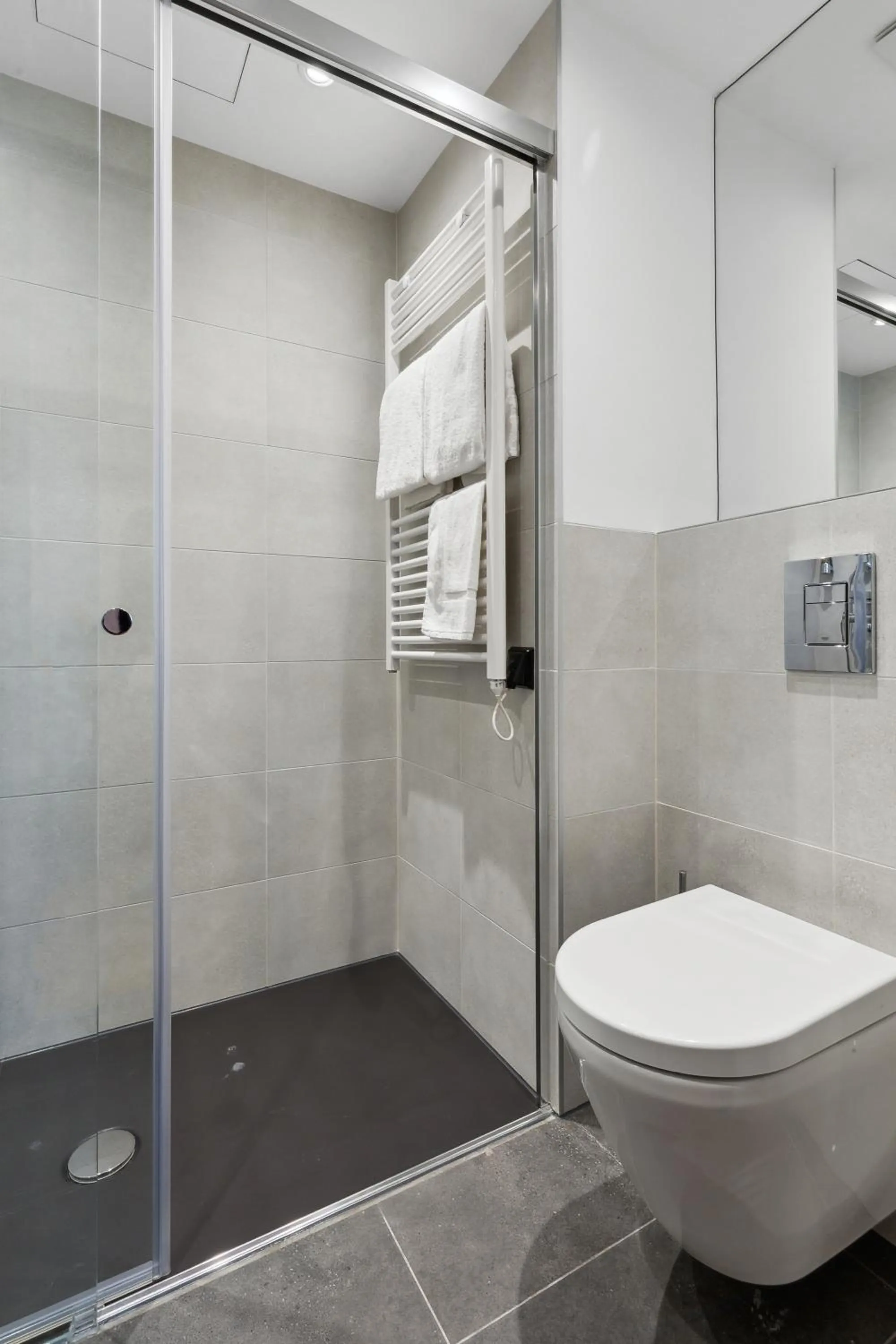 Bathroom in Nena Apartments München City