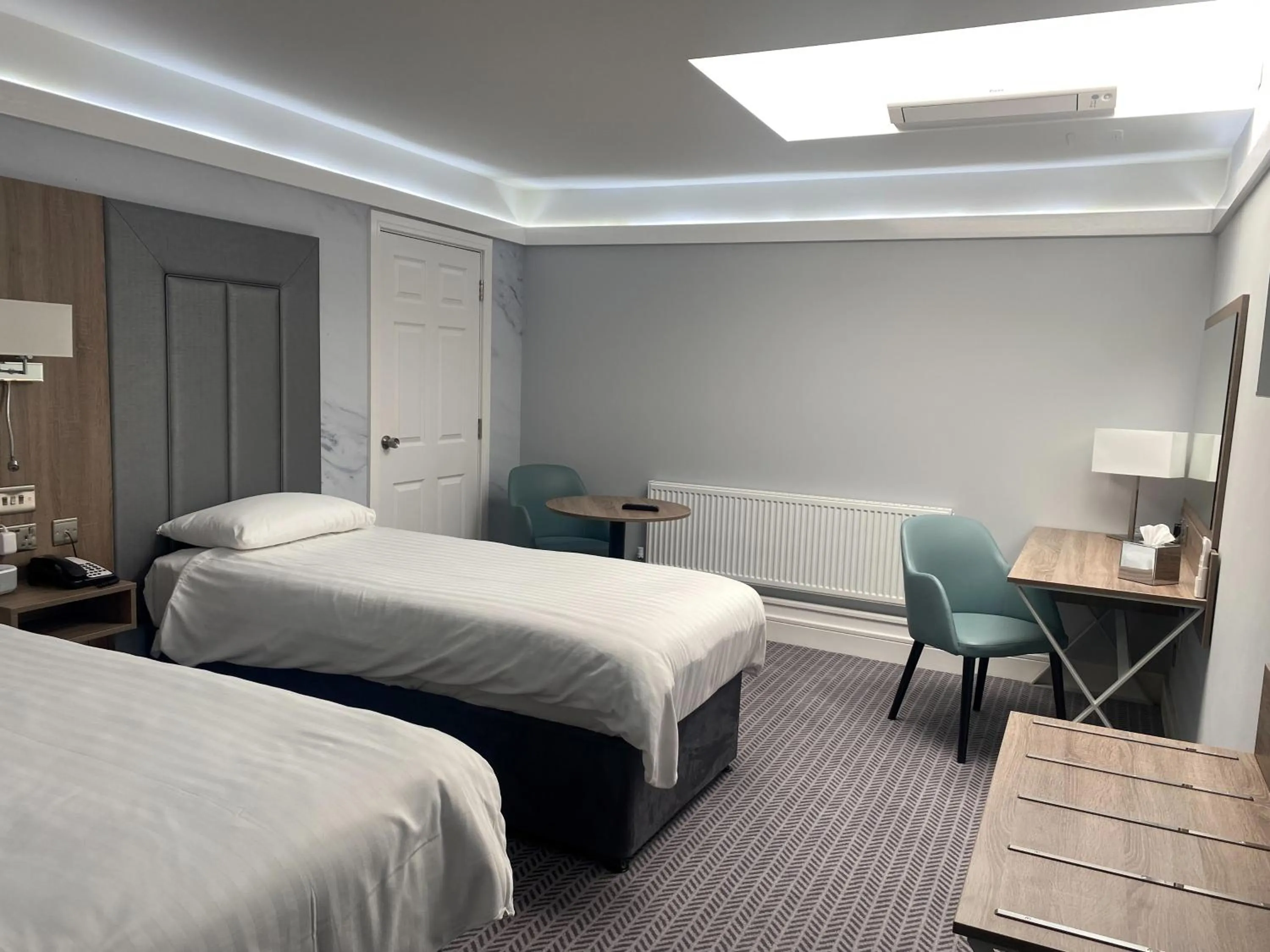 Bedroom, Bed in Best Western Premier Heronston Hotel & Spa