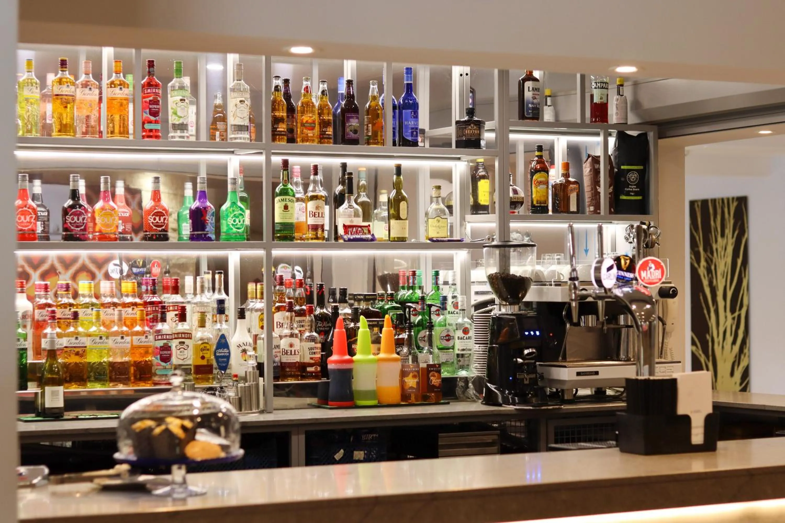 Lounge or bar in Best Western Premier Heronston Hotel & Spa