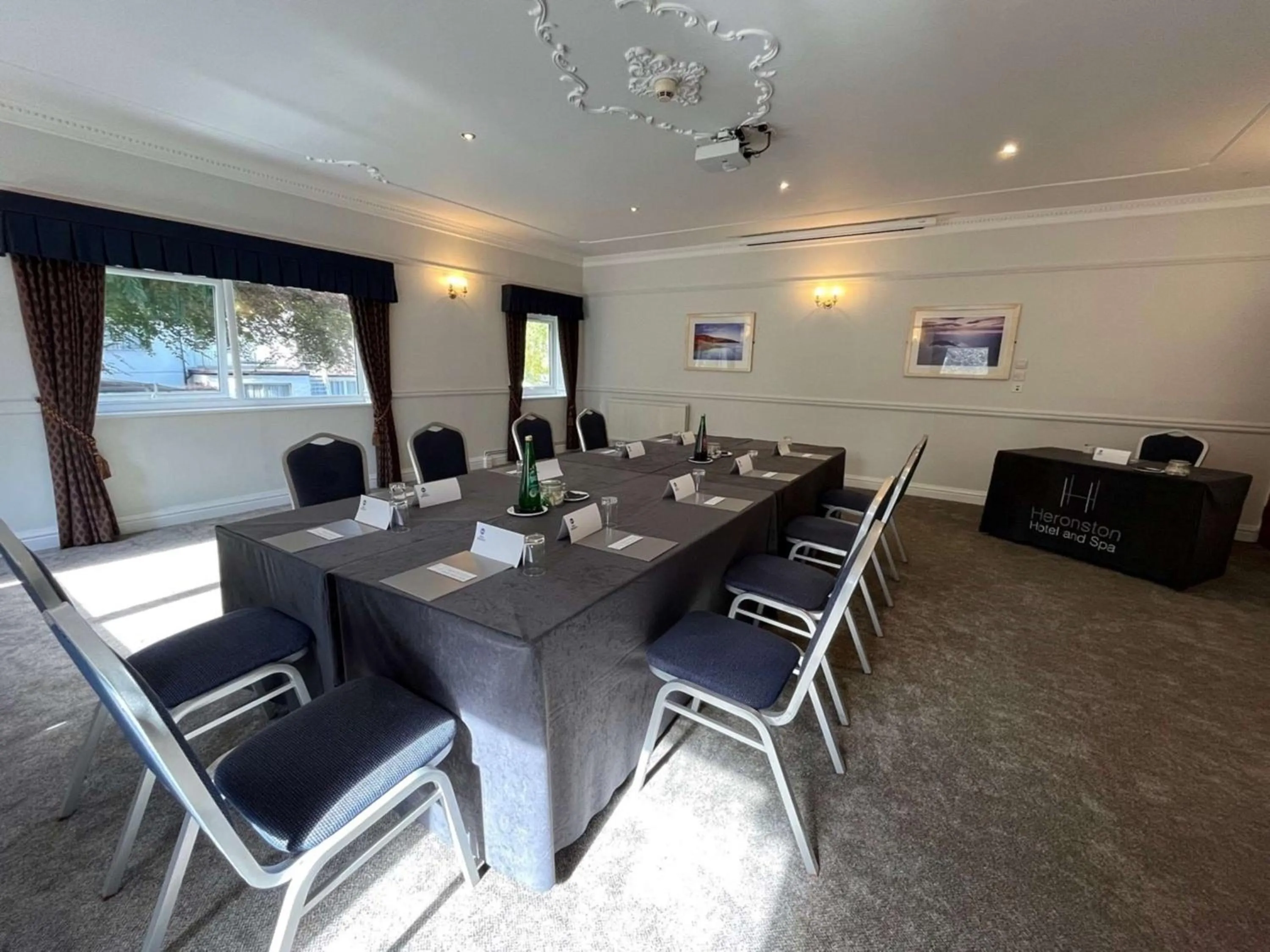 Meeting/conference room in Best Western Premier Heronston Hotel & Spa