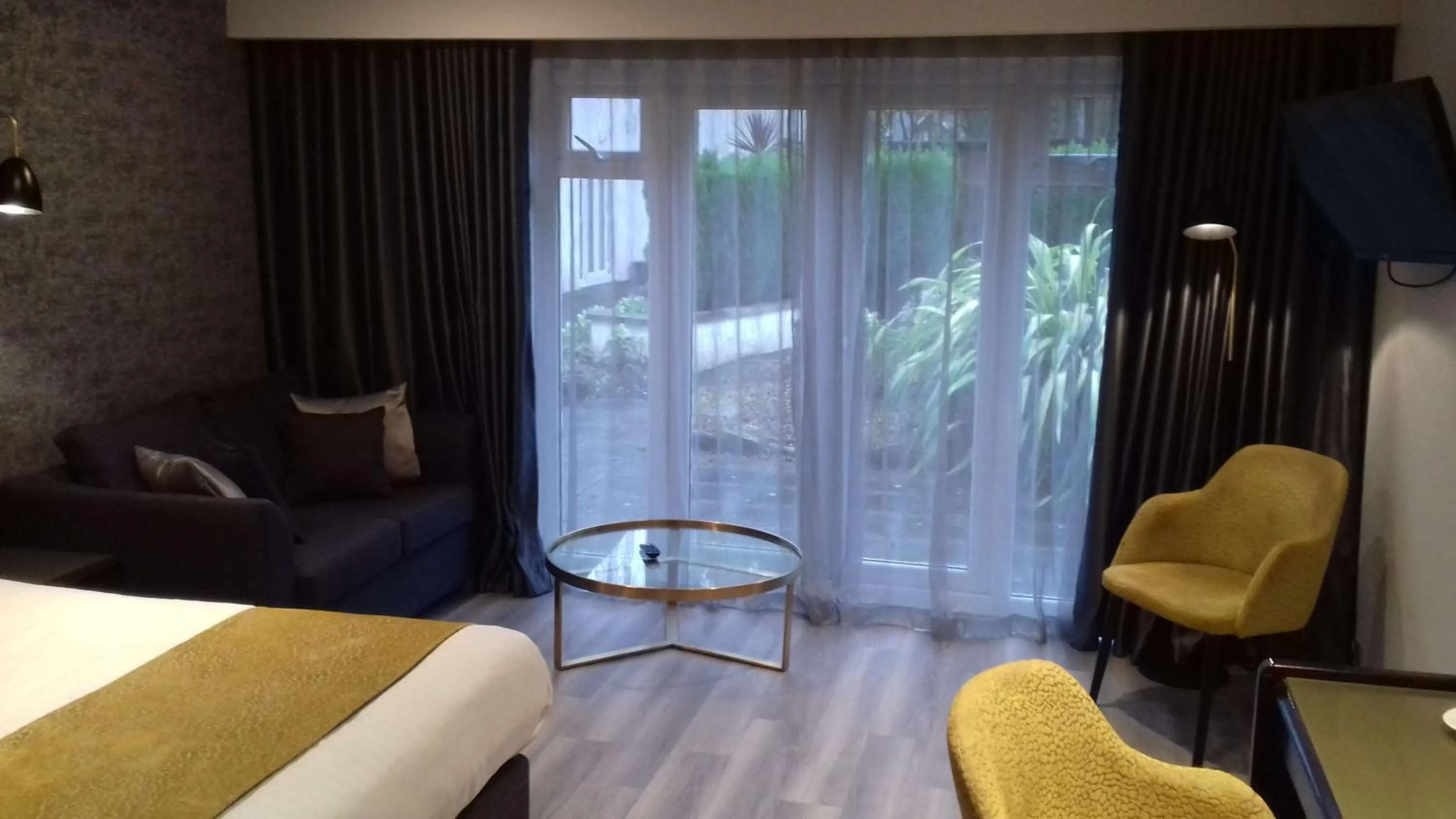 Bedroom, Bed in Best Western Premier Heronston Hotel & Spa