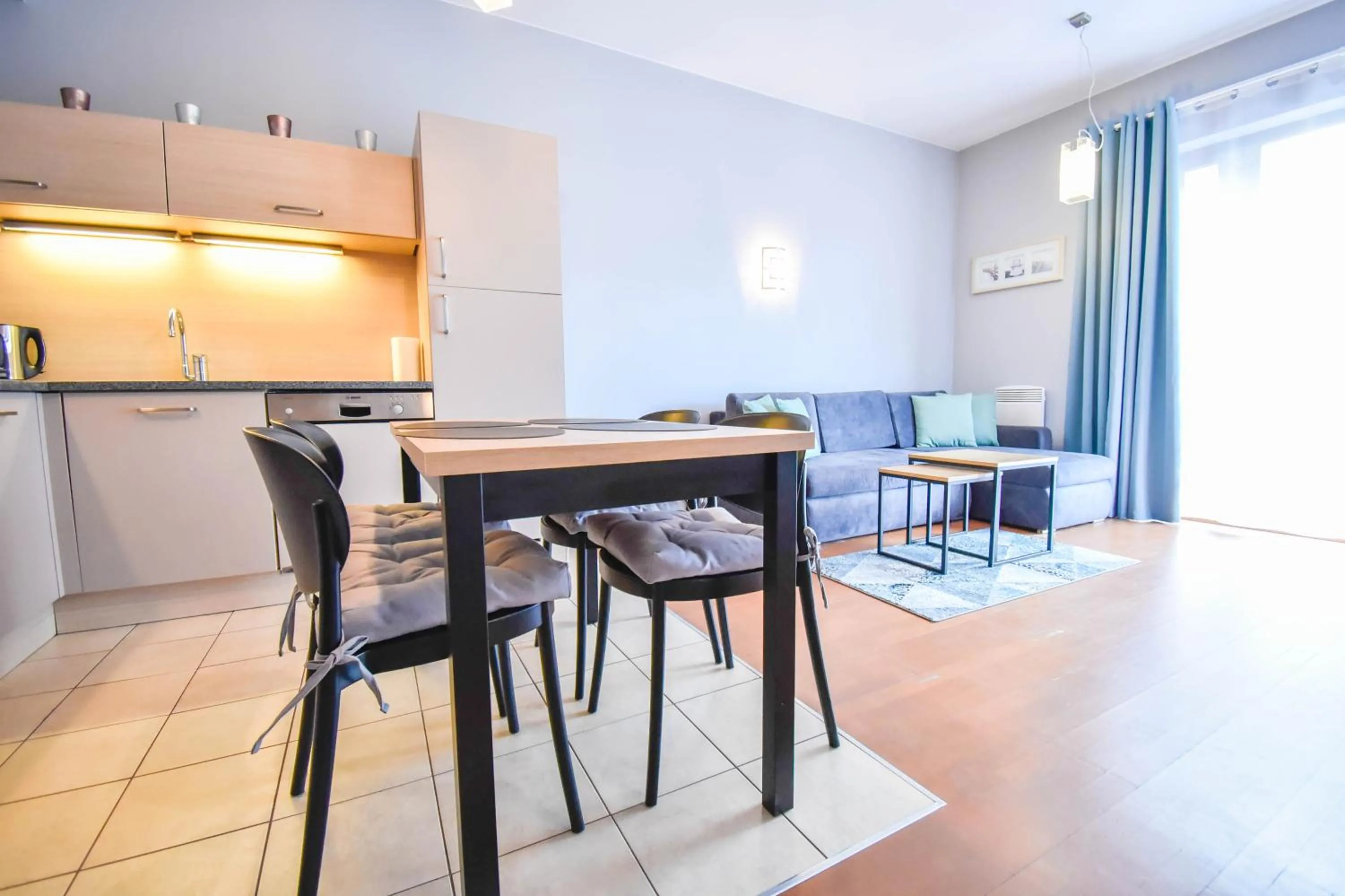 Dining area in Apartamenty Na Wyspie - Baltic Park - Apartamenty z sypialnią i parkingiem - ul Uzdrowiskowa 24-34