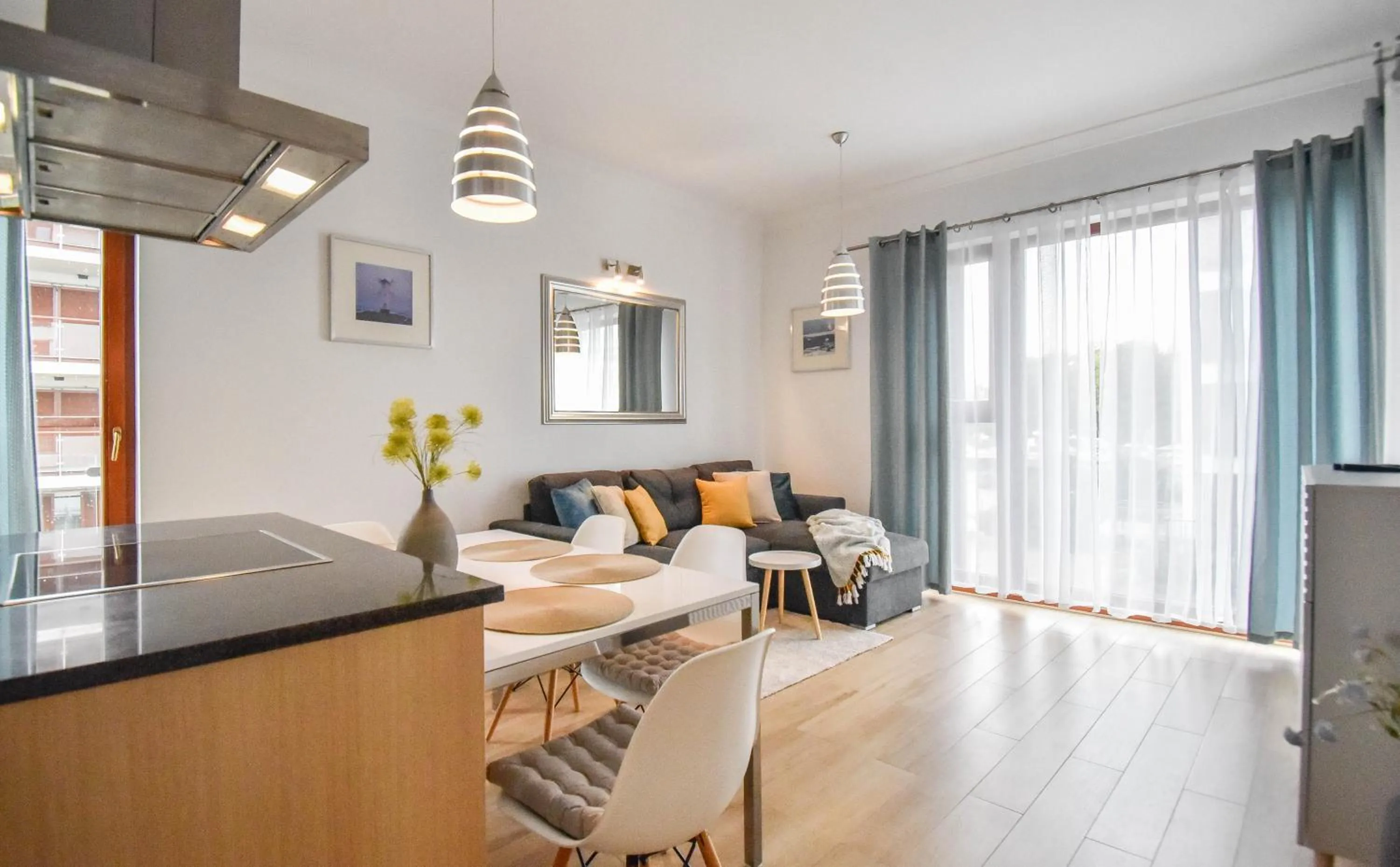 Kitchen or kitchenette in Apartamenty Na Wyspie - Baltic Park - Apartamenty z sypialnią i parkingiem - ul Uzdrowiskowa 24-34