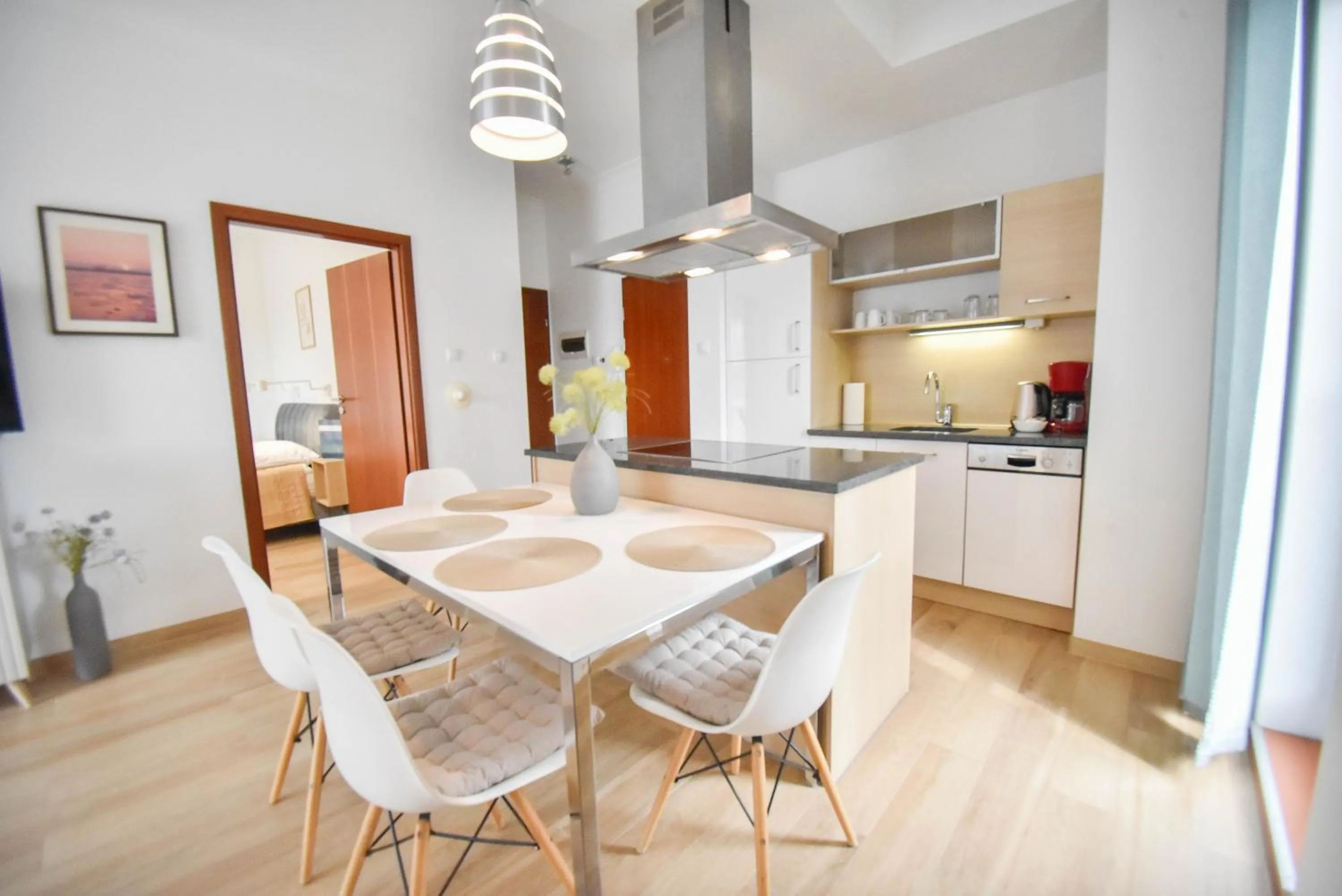 Kitchen or kitchenette in Apartamenty Na Wyspie - Baltic Park - Apartamenty z sypialnią i parkingiem - ul Uzdrowiskowa 24-34