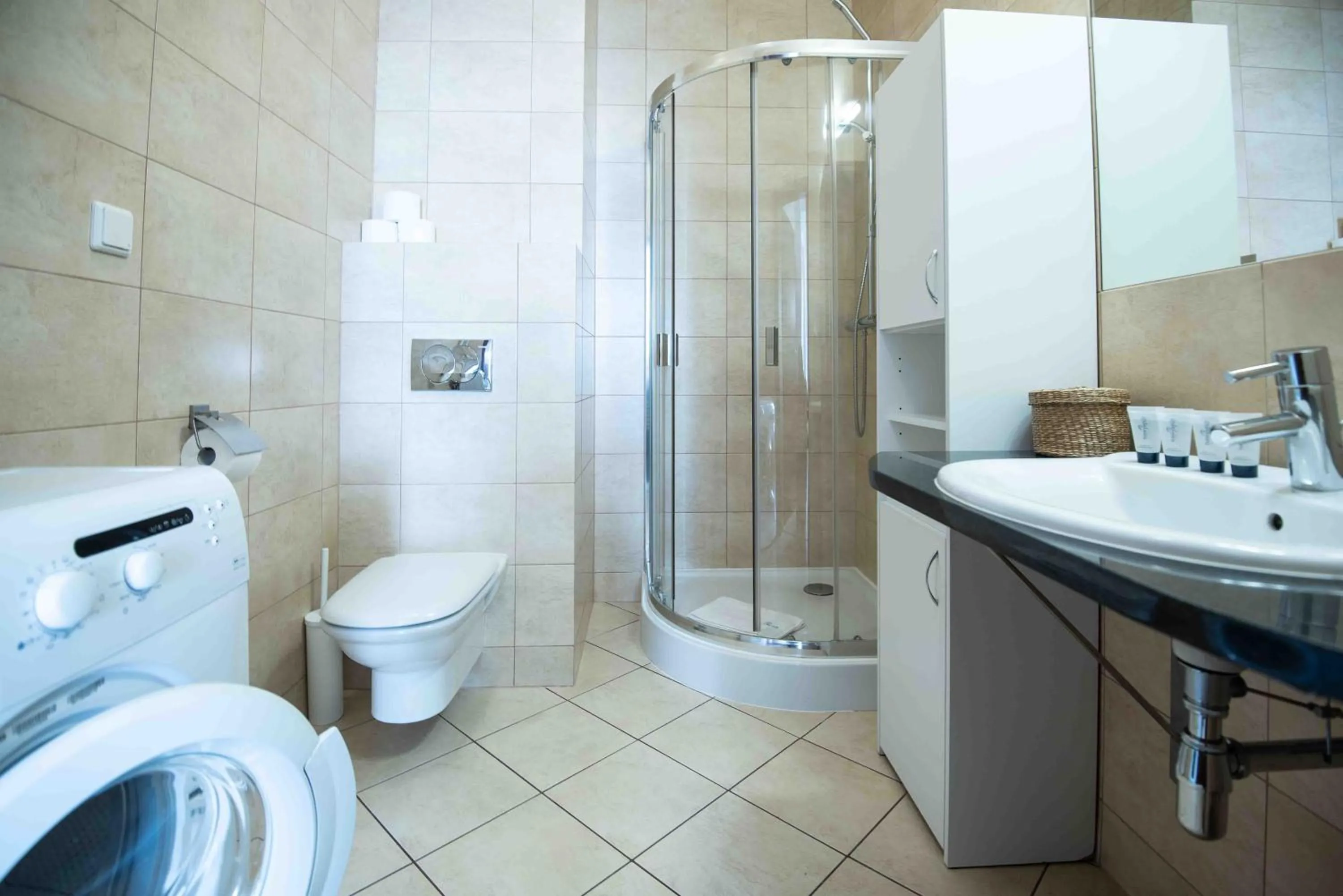 Shower in Apartamenty Na Wyspie - Baltic Park - Apartamenty z sypialnią i parkingiem - ul Uzdrowiskowa 24-34