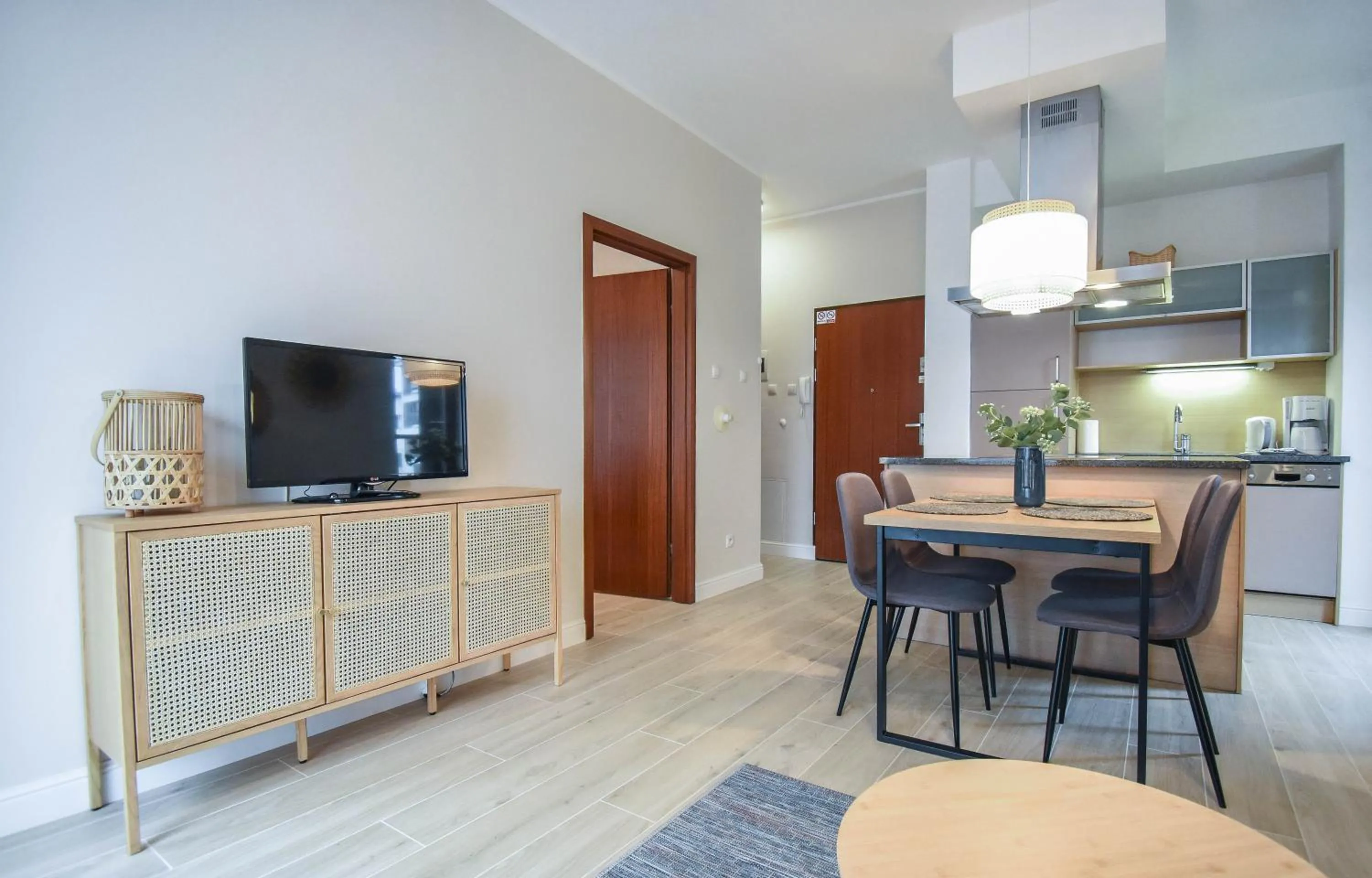 TV and multimedia in Apartamenty Na Wyspie - Baltic Park - Apartamenty z sypialnią i parkingiem - ul Uzdrowiskowa 24-34