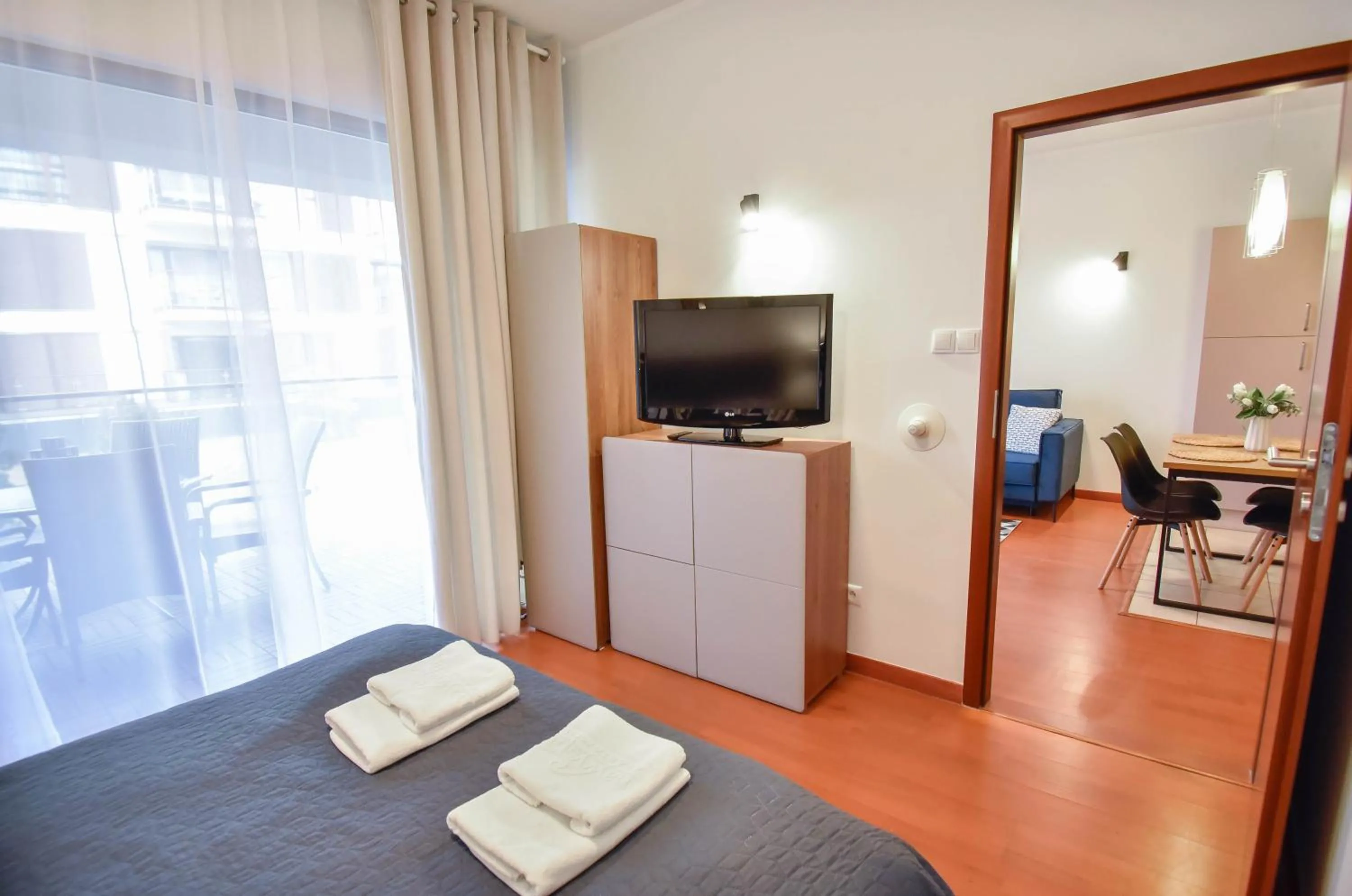 TV and multimedia, Bed in Apartamenty Na Wyspie - Baltic Park - Apartamenty z sypialnią i parkingiem - ul Uzdrowiskowa 24-34