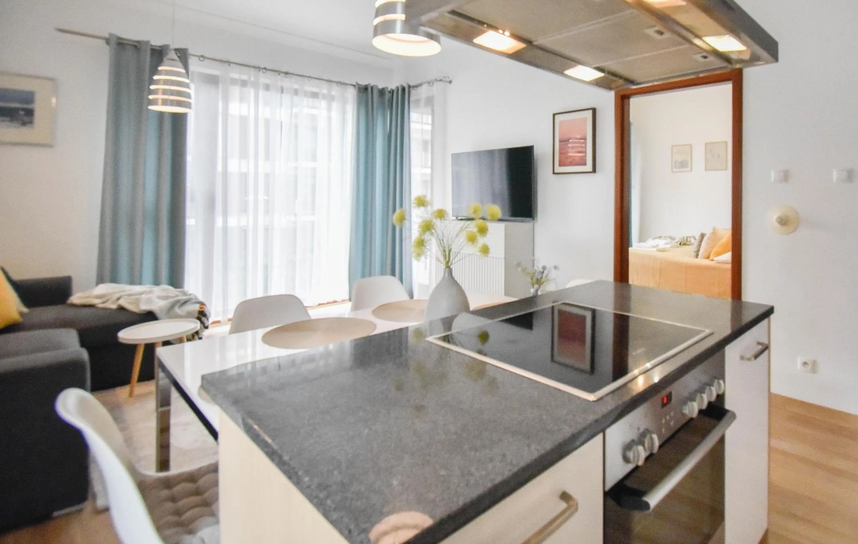 TV and multimedia in Apartamenty Na Wyspie - Baltic Park - Apartamenty z sypialnią i parkingiem - ul Uzdrowiskowa 24-34