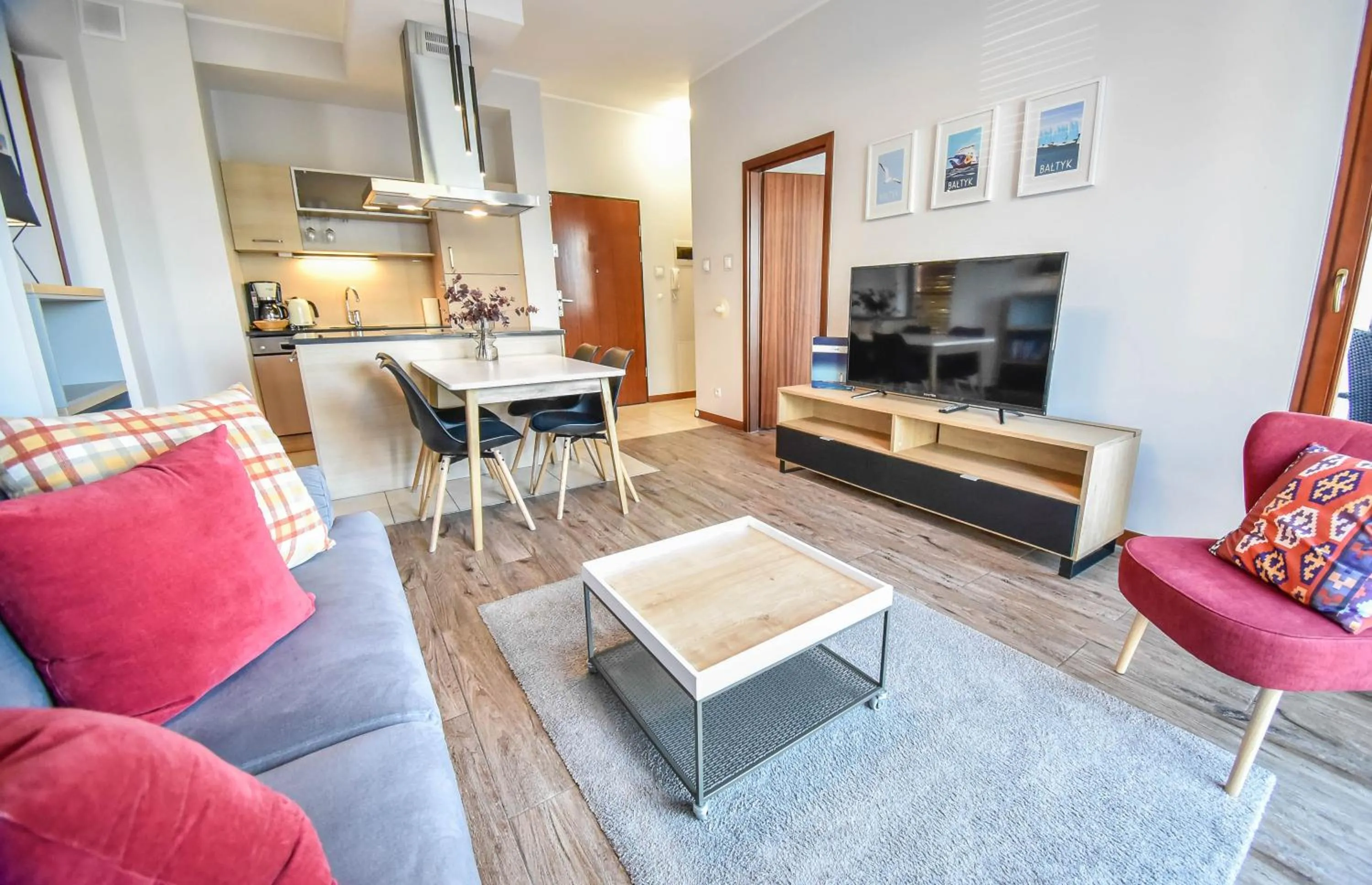 TV and multimedia in Apartamenty Na Wyspie - Baltic Park - Apartamenty z sypialnią i parkingiem - ul Uzdrowiskowa 24-34