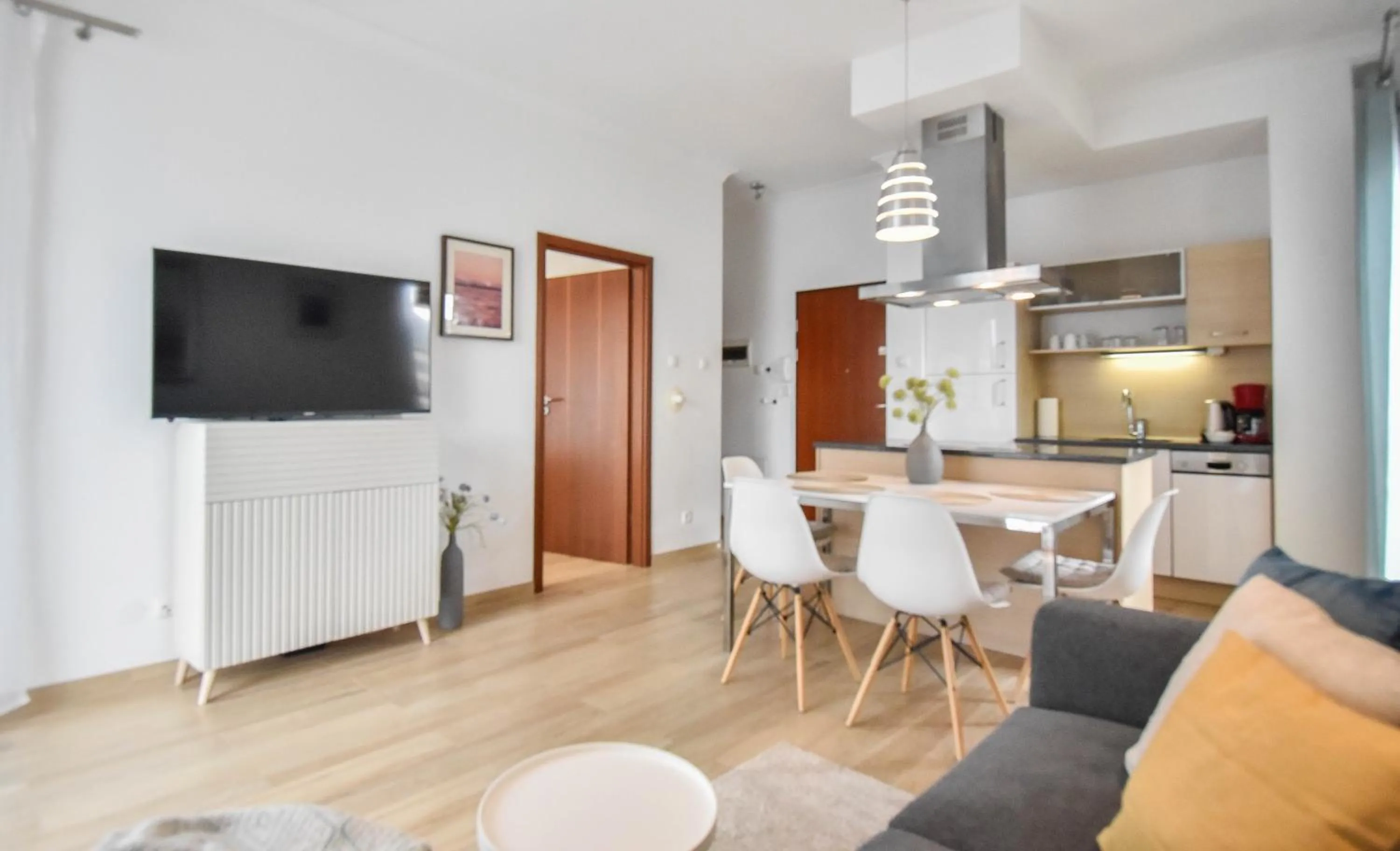 TV and multimedia in Apartamenty Na Wyspie - Baltic Park - Apartamenty z sypialnią i parkingiem - ul Uzdrowiskowa 24-34