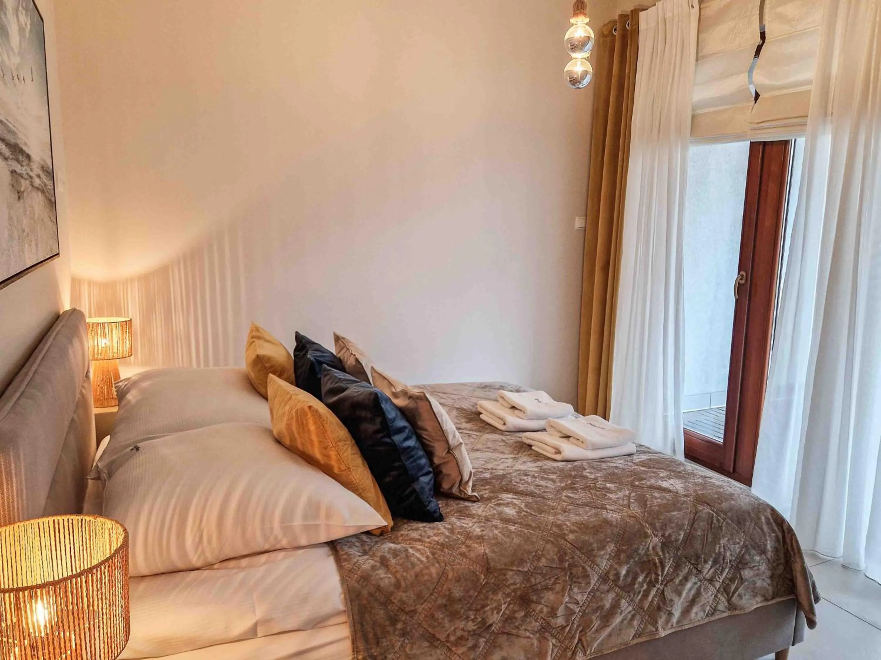 Bed in Apartamenty Na Wyspie - Baltic Park - Apartamenty z sypialnią i parkingiem - ul Uzdrowiskowa 24-34
