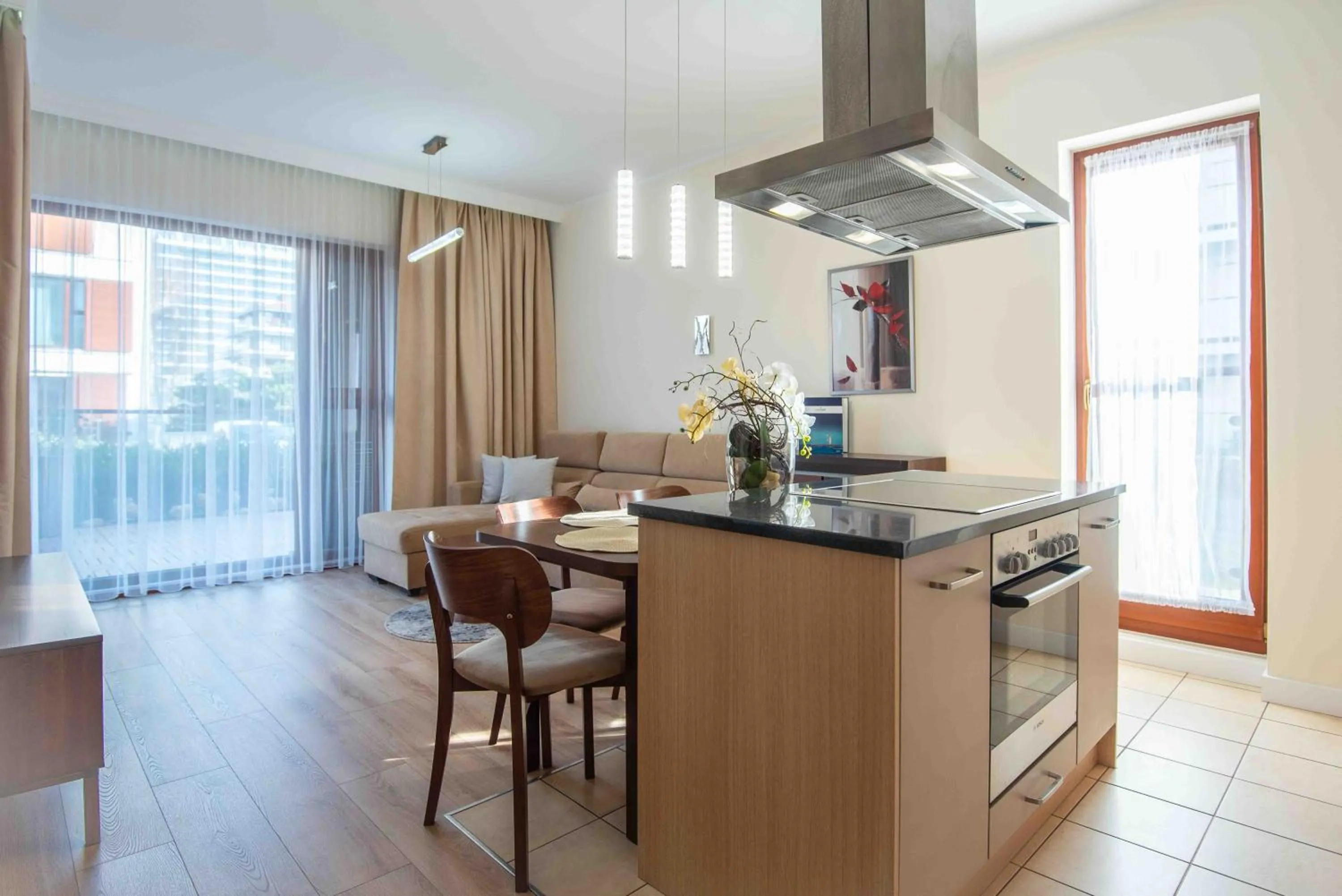 Kitchen or kitchenette in Apartamenty Na Wyspie - Baltic Park - Apartamenty z sypialnią i parkingiem - ul Uzdrowiskowa 24-34