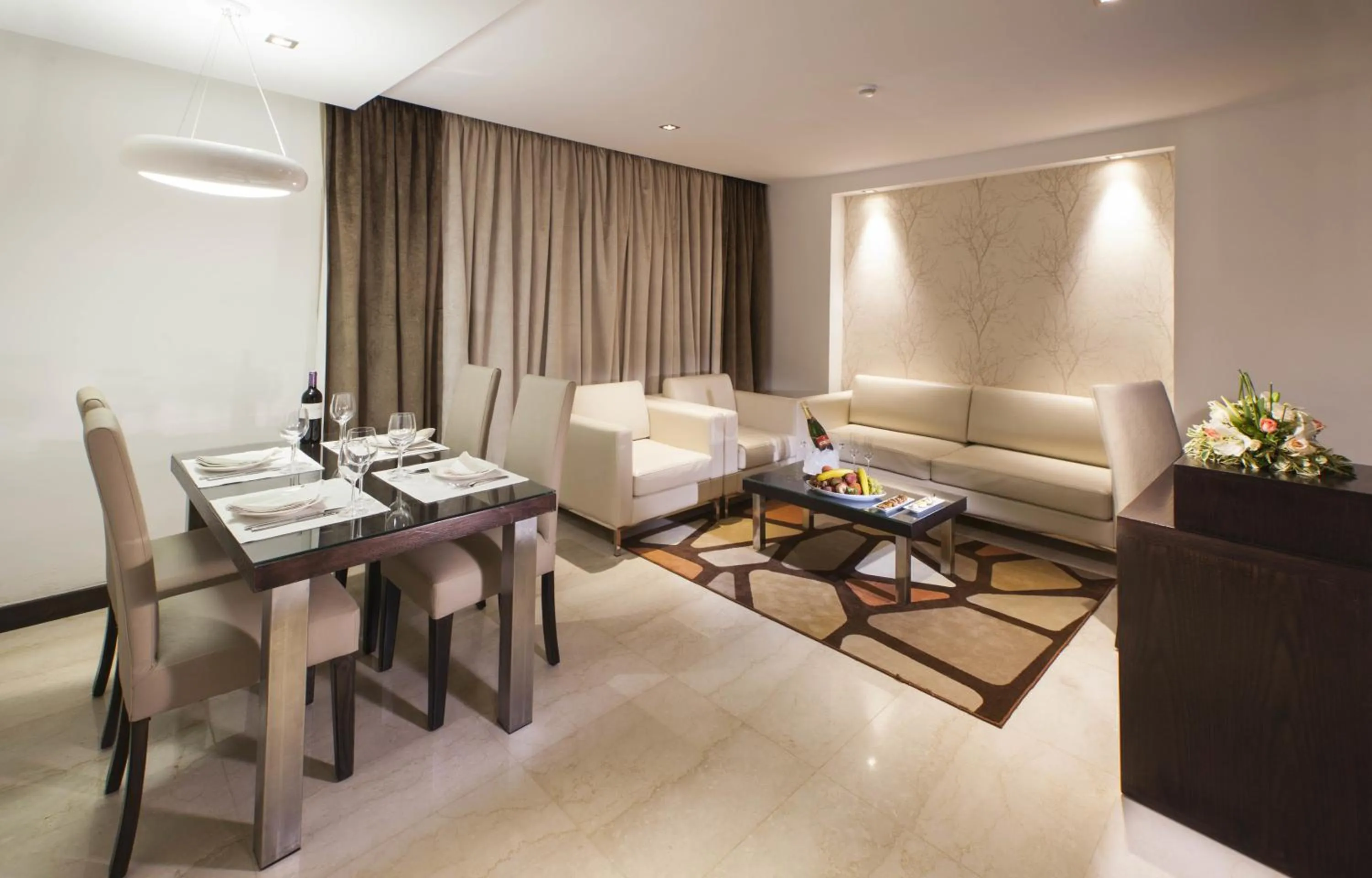 Seating area in Samarons Hotels