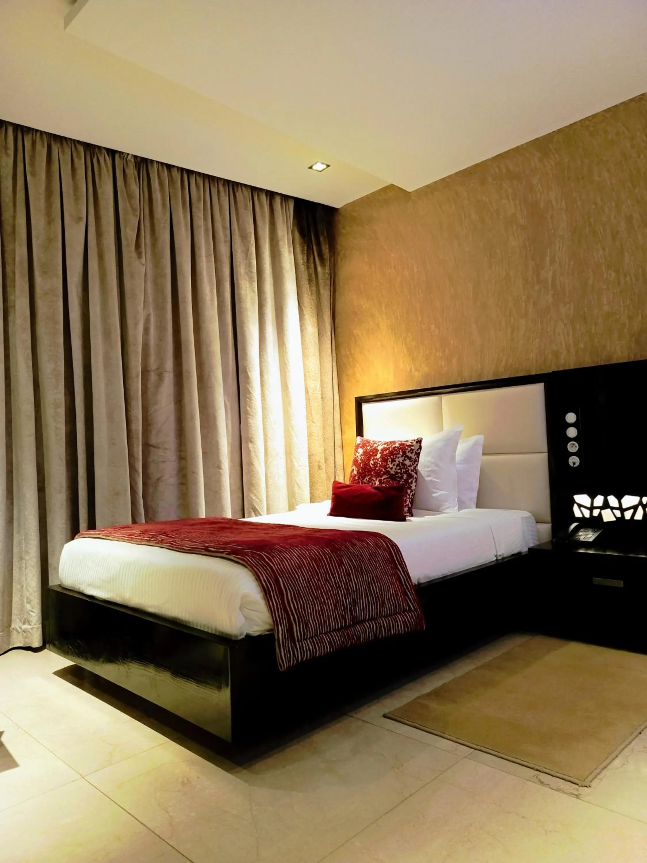 Bed in Samarons Hotels