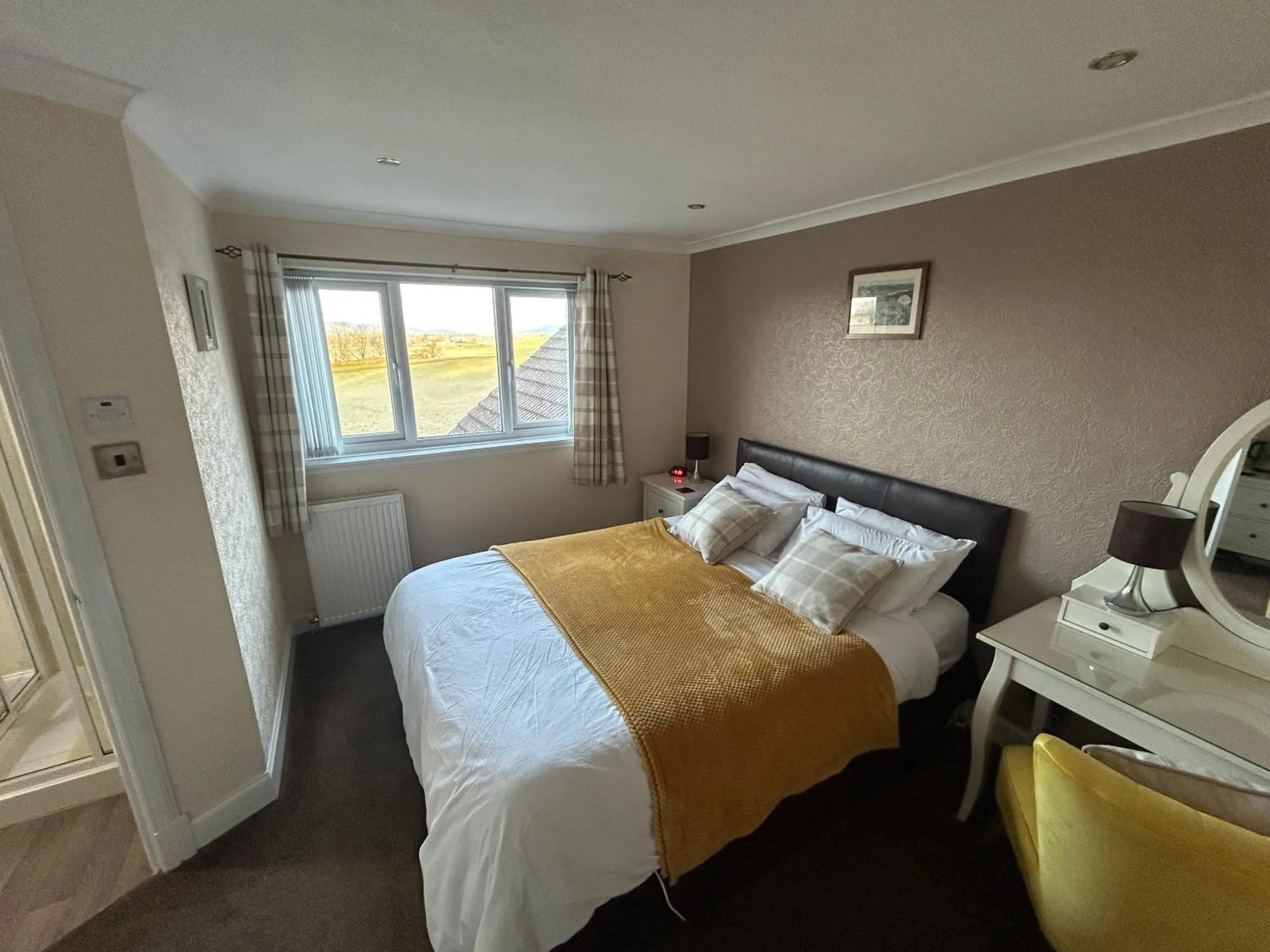 Bedroom, Bed in Southpark House