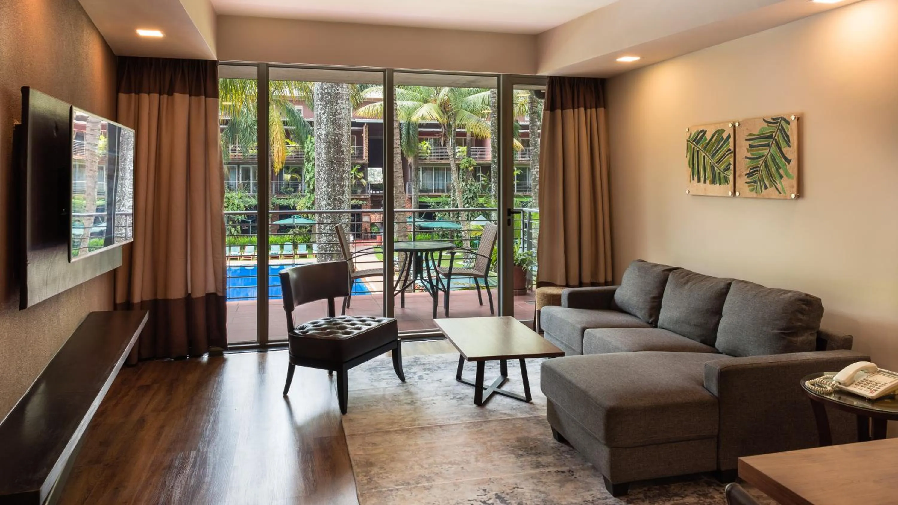 TV and multimedia in Kabira Country Club