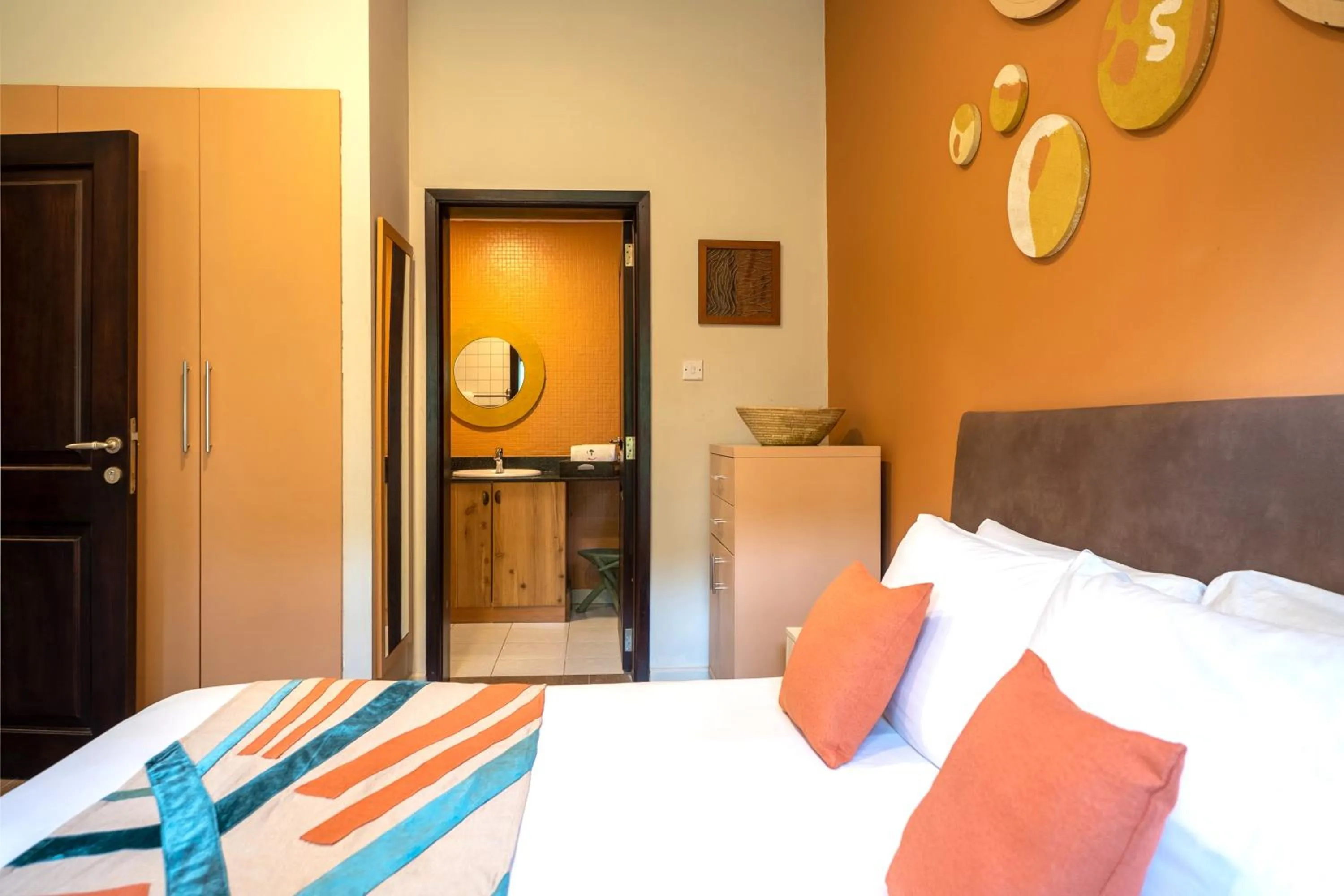 Bedroom, Bed in Kabira Country Club