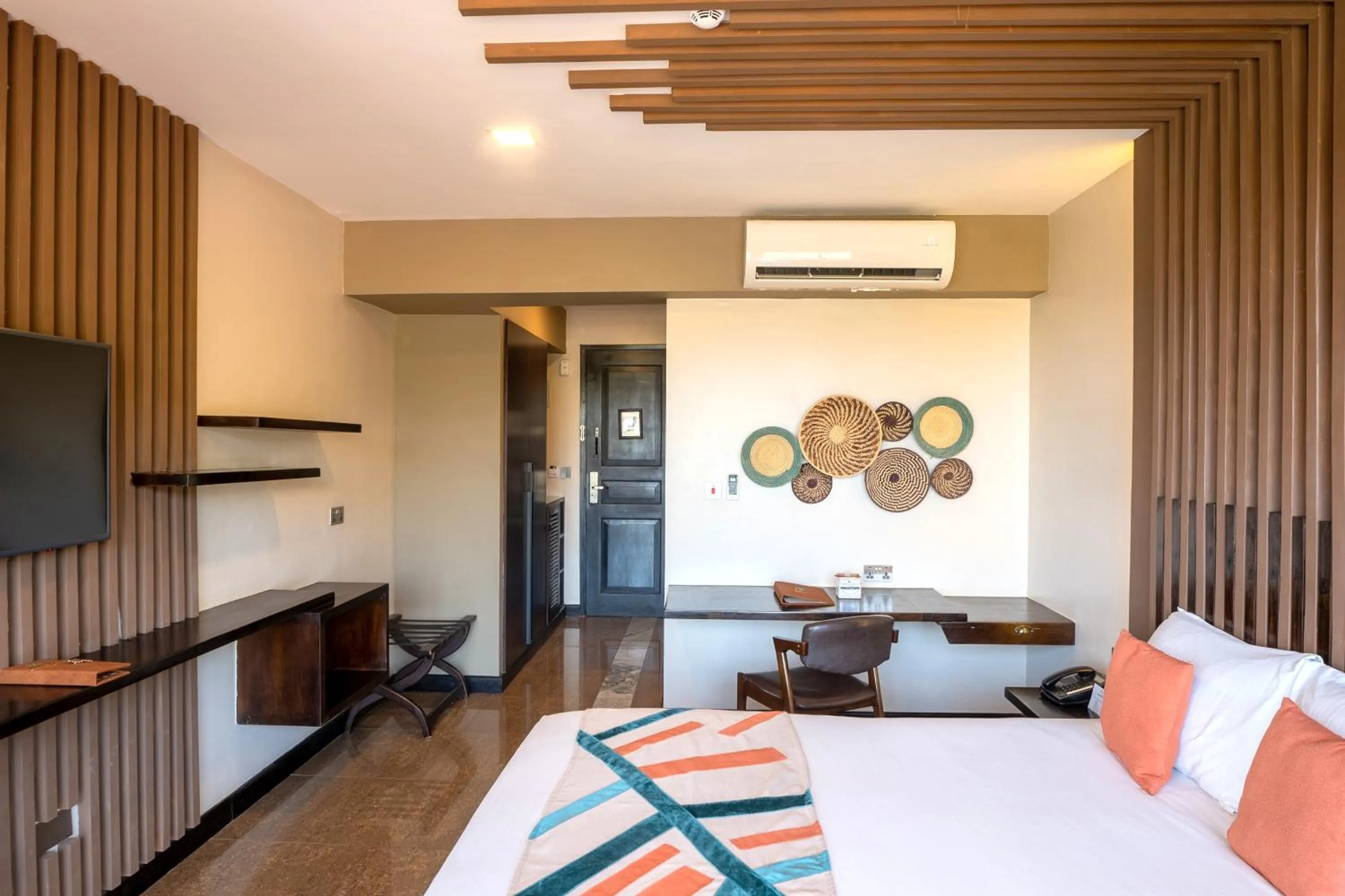 Bedroom, Bed in Kabira Country Club