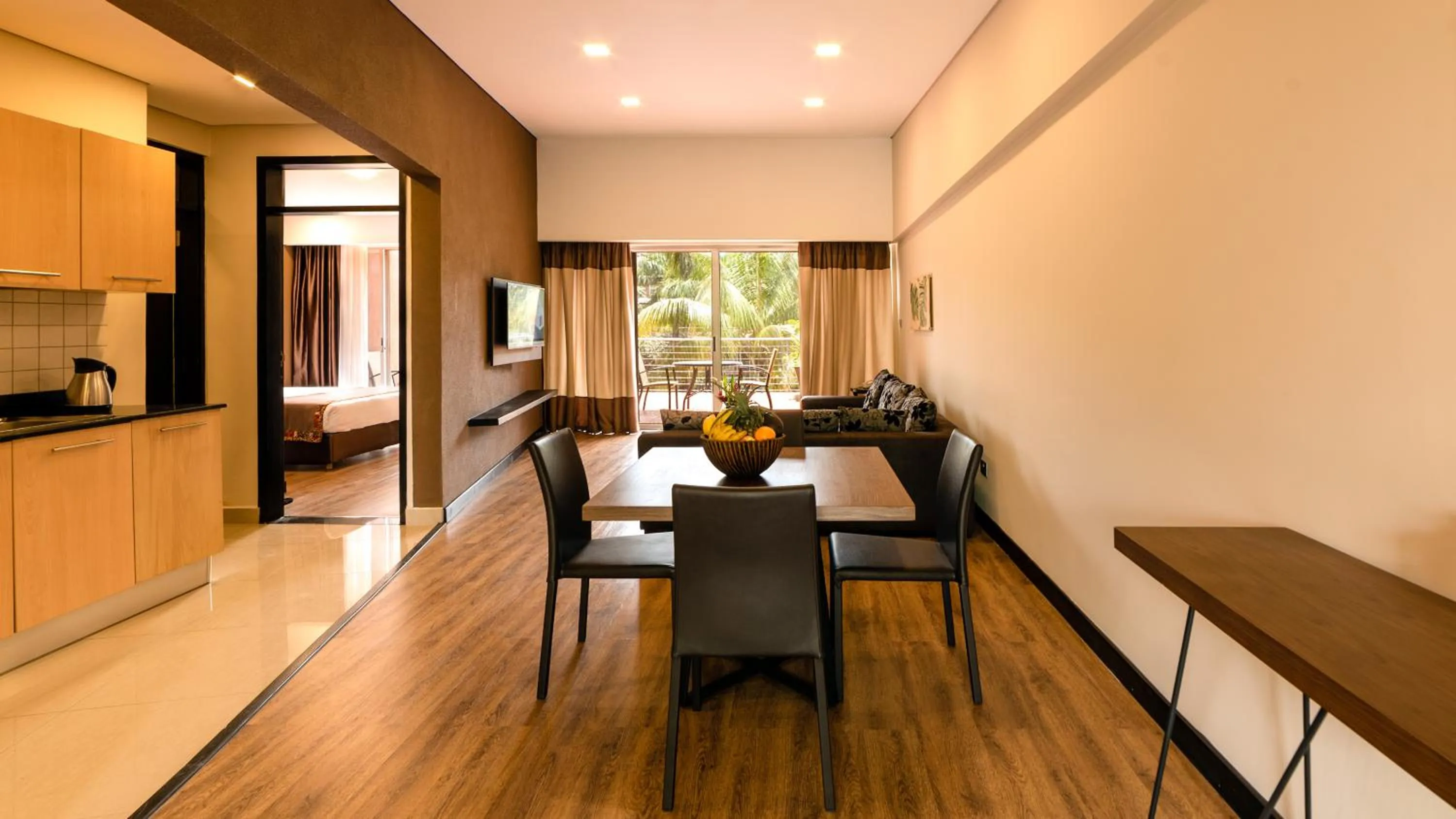 TV and multimedia in Kabira Country Club